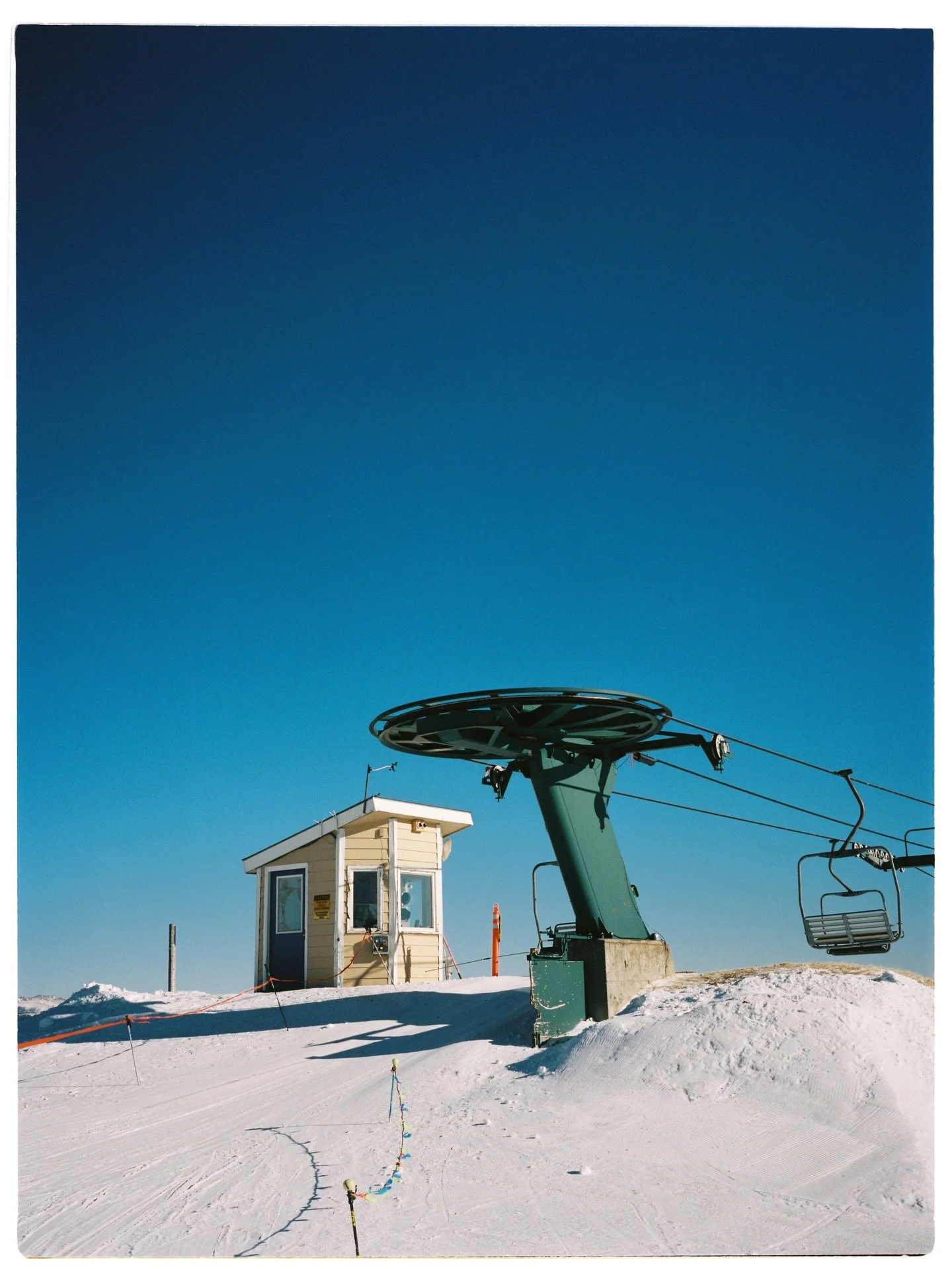 Love exploring new places.  Showdown MT.  So rad, reminded me of all the Mom and Pop ski areas of Vermont.  The Dias Carryall was clutch as always, such a great bag for gear.  #explorersofallstripes #adventure @showdownmontana