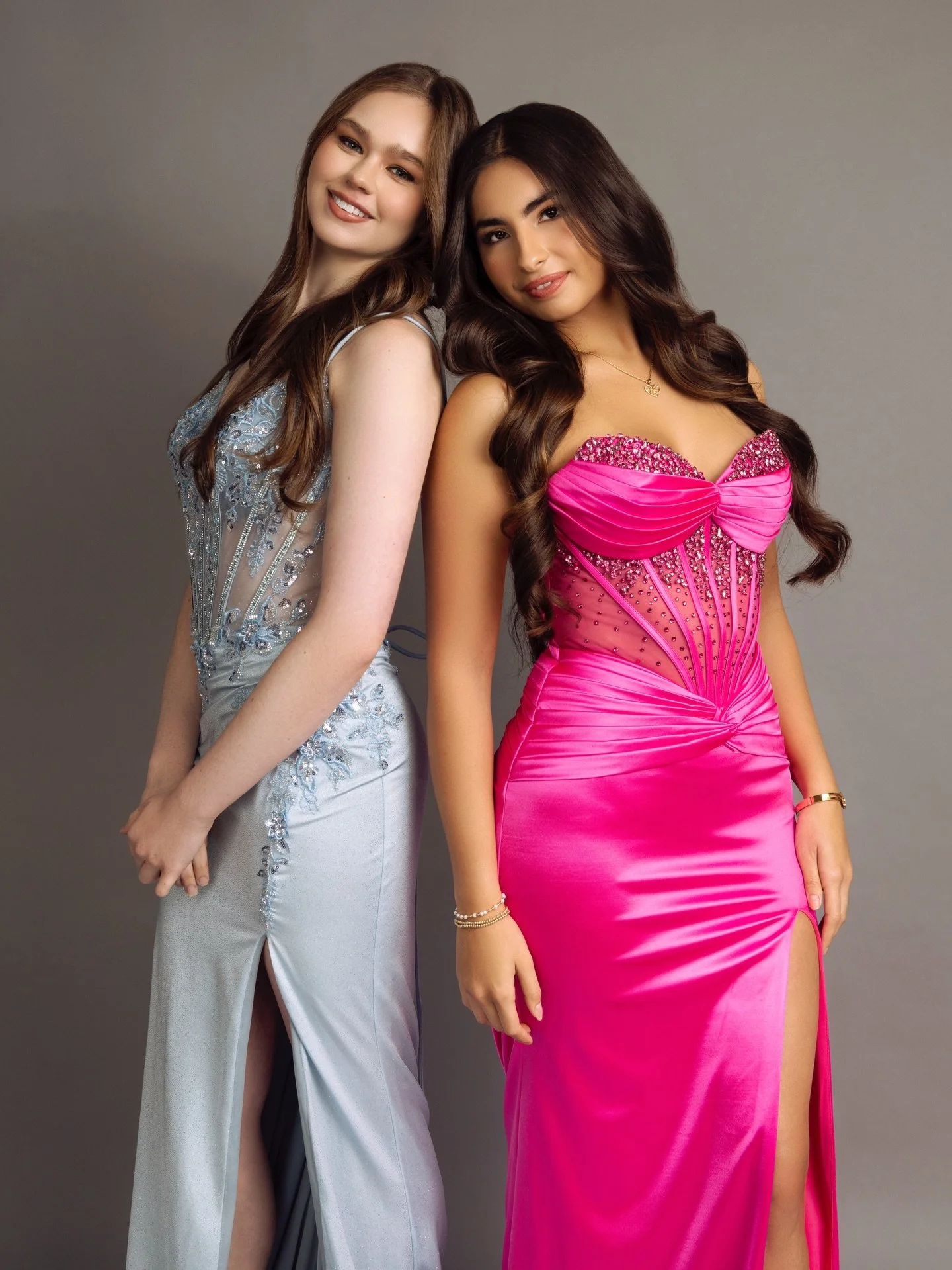 More from the @twinheartformals photoshoot! 💕 learned a super cool trick if your dress doesn&rsquo;t fit at a photoshoot, use this readily available prop. Swipe right to see what it is 🧻

Models: @vanessa.trueba @vivianbosarge_ 
Agency: @forwardthe