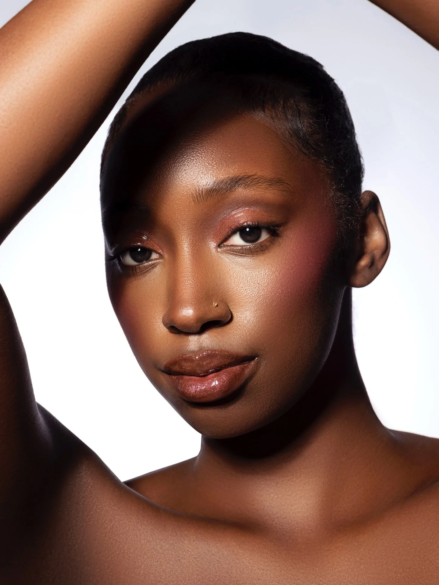 A play on shadows and light ✨

Model: @xo.tiii 
Agency: @aimodelmanagement @aimm_newfaces 
MUA: @reidbeautyofficial @imaatl 

#atlantaphotographer #beautyphotography #beautyproduct #atlantamua