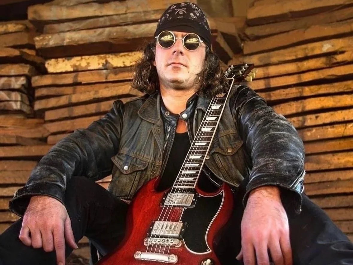 Mike Fury - Performing Guitarist