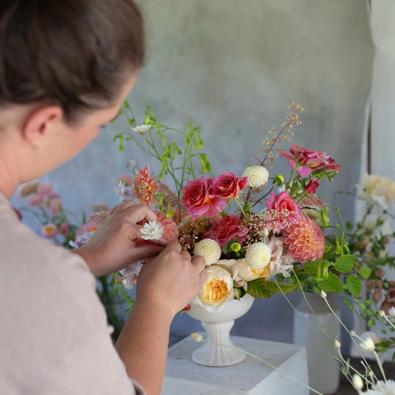 Highlights from the 24/25 season ✨
1. Workshop with Zoe from @field0froses 
2. Field Notes Ep.1
3. Celebrating Love w K+T
4. Dream long table dinner ft flowers
5. Same again + people
6. Dippin my toe in bigger arrangements for J+K
7. Bloom buckets in