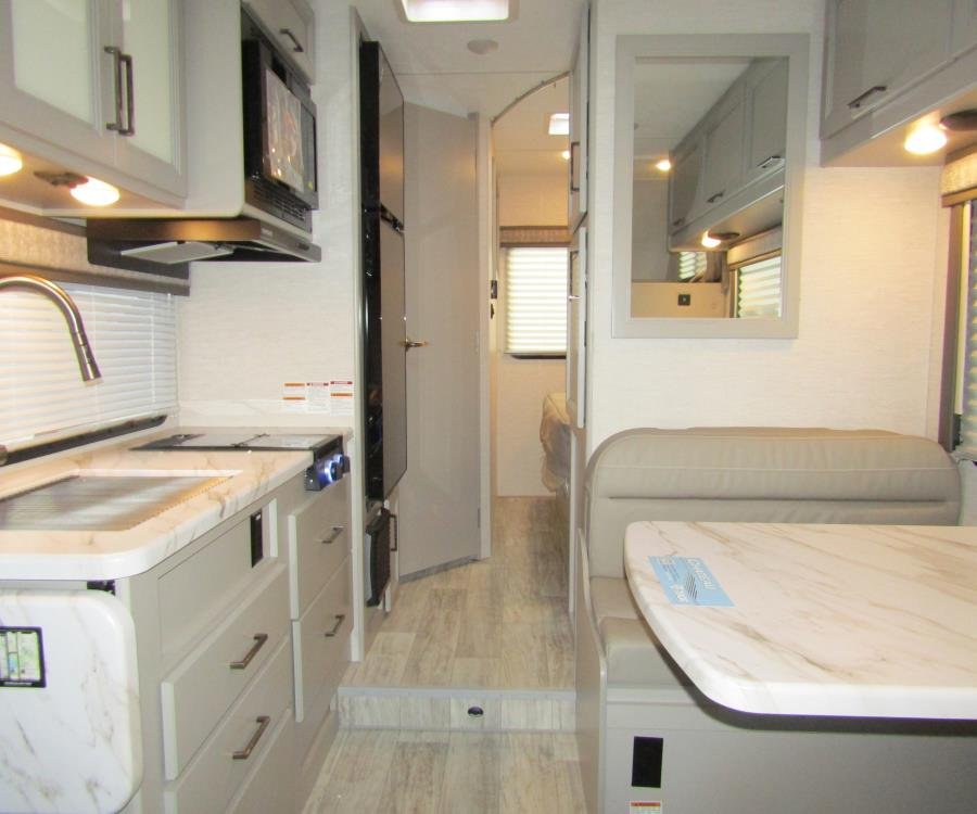 fn209054-05-main.jpg