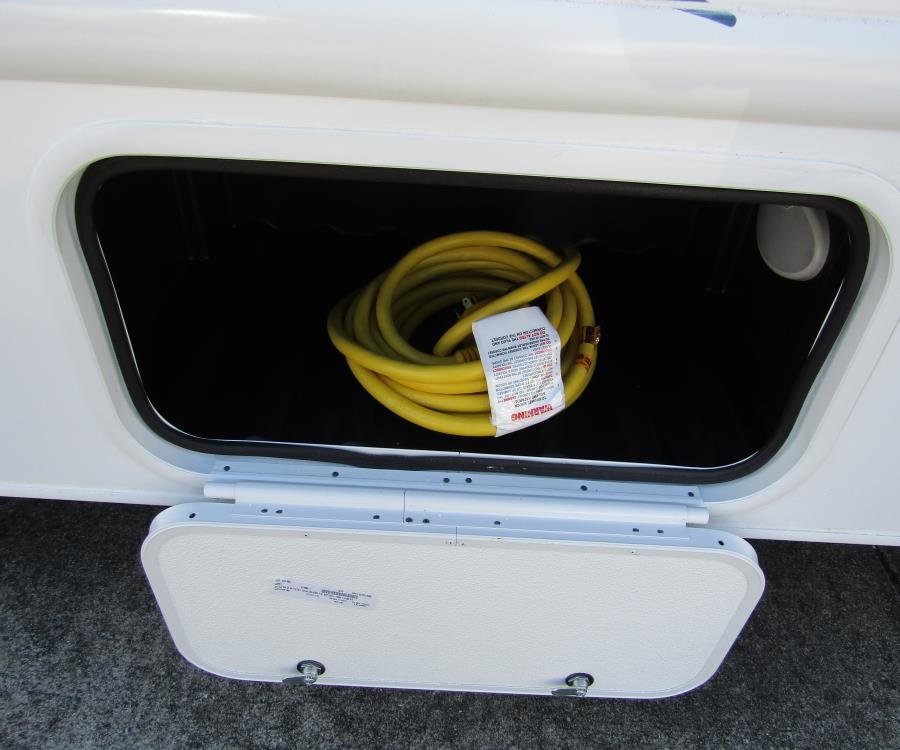 fn209054-23-main.jpg