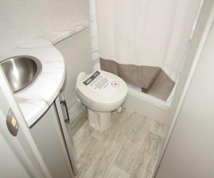 fn209054-13-main.jpg