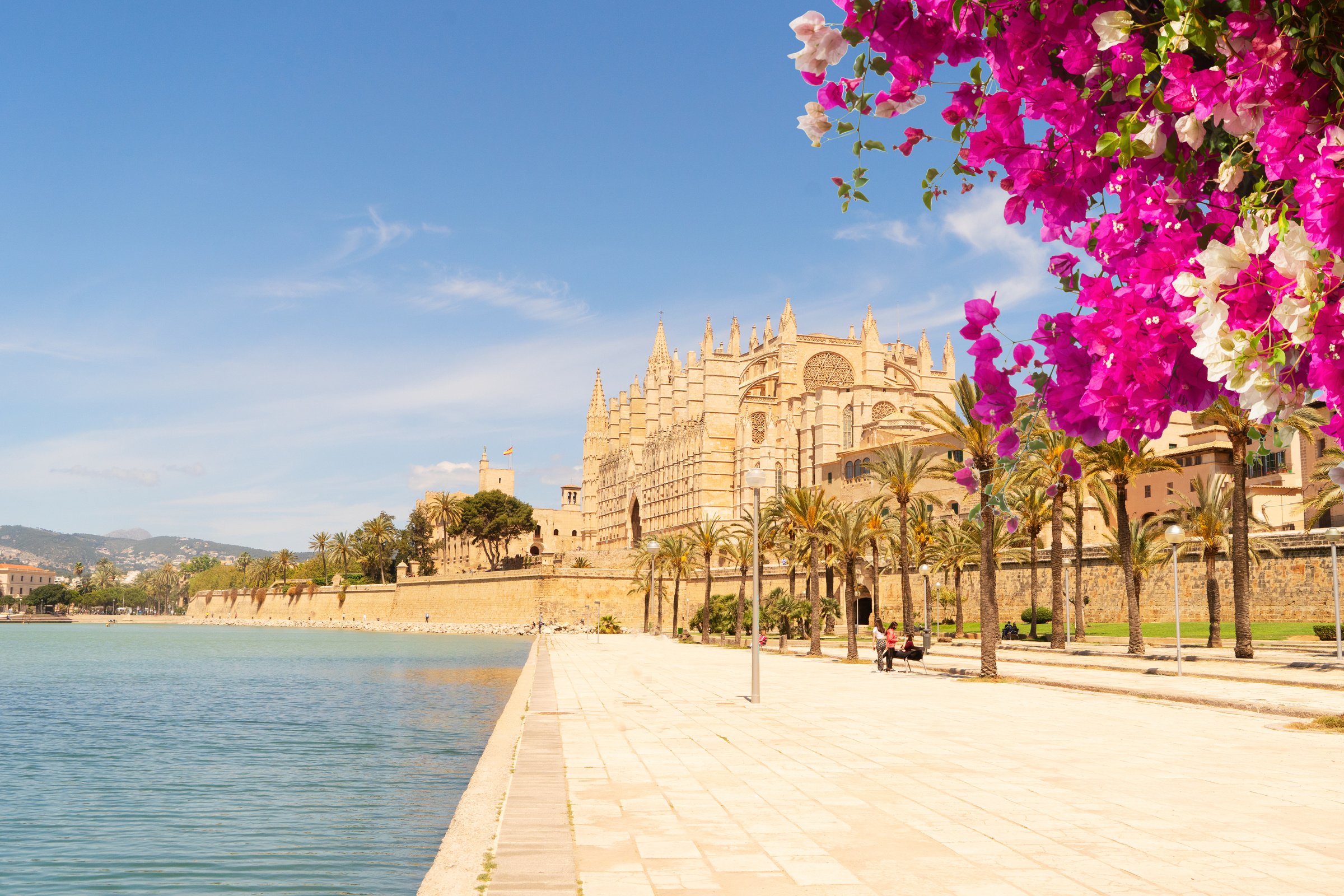 MALLORCA Travel Guide .pdf-image-006.jpg