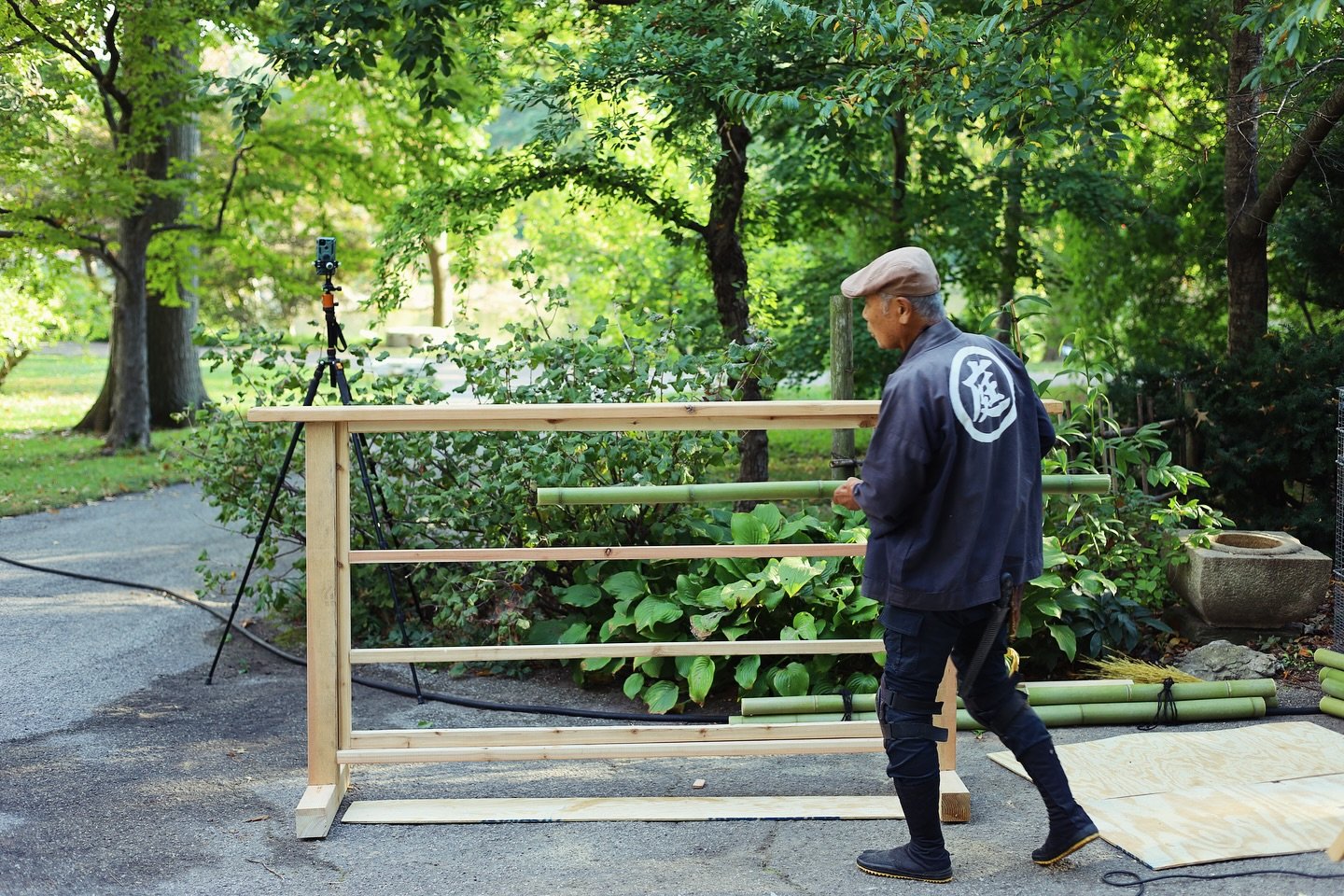 Huge thanks to @_najga and @mobotgarden for hosting three amazing days of workshops on fence building, pruning, and tea house garden design at the International Conference of the North American Japanese Garden Association. It was incredible to see cr