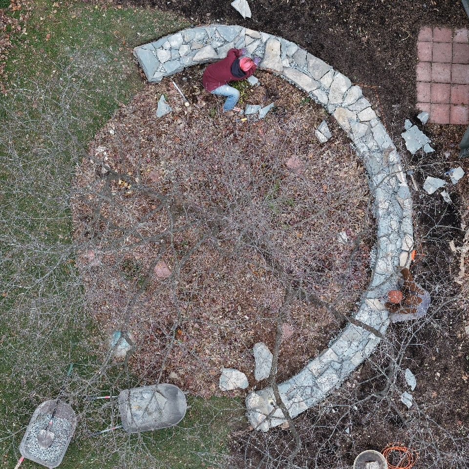 Circles, orbits, and the bounds of space and time. The garden is a place of cosmic importance, where we can contemplate the meaning of time and space into infinity. Out-of-body ideations counterbalanced by our subjective experience. In the landscape.