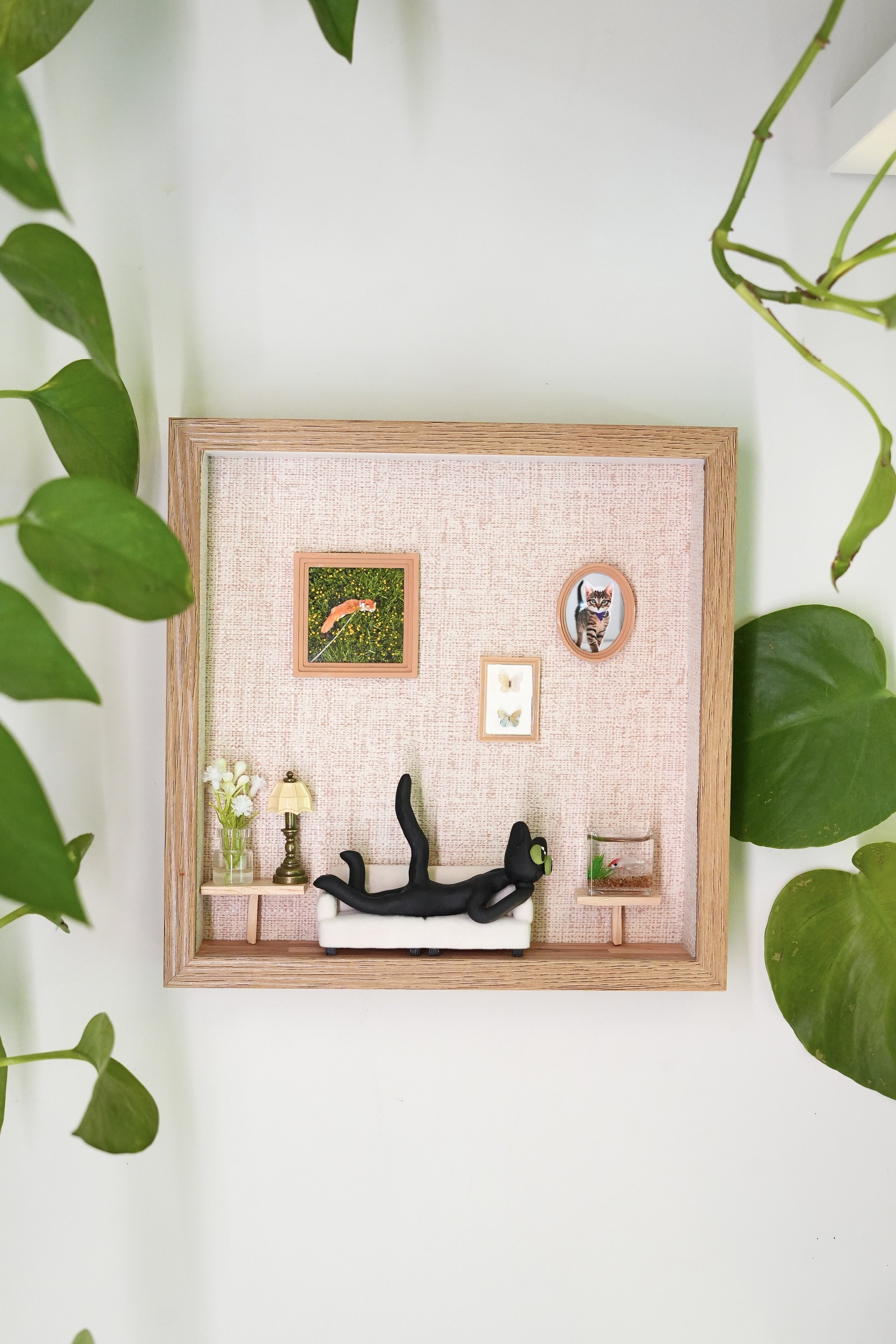 Things to do in Portland, Oregon. Local artist. Unique cat art. Diorama art. Tiana Lenos. Portland Saturday Market. Tiana's Clay. Kiwi the cat. Custom pet art. Cat lover gift. miniatures. 