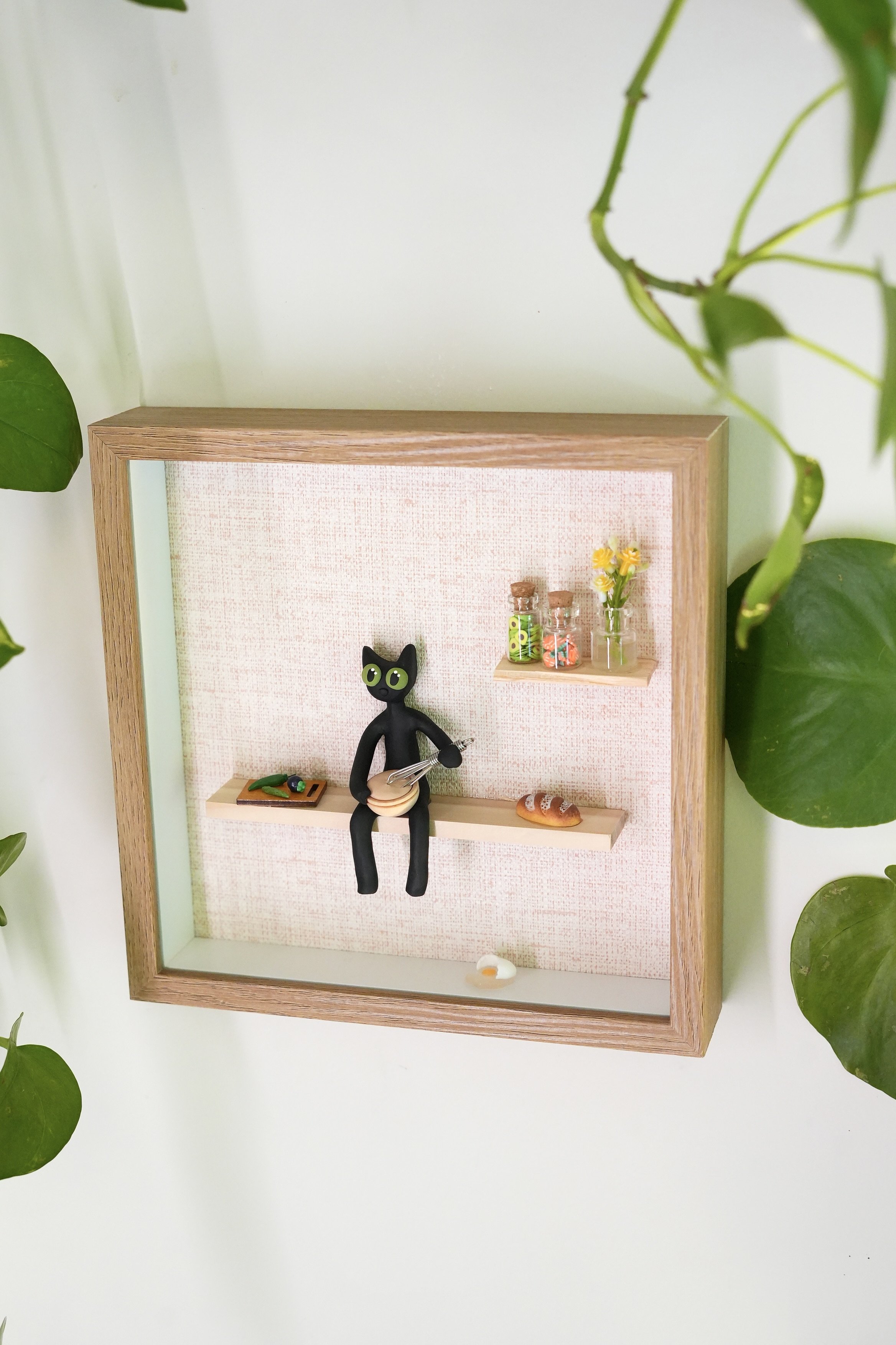 Things to do in Portland, Oregon. Local artist. Unique cat art. Diorama art. Tiana Lenos. Portland Saturday Market. Tiana's Clay. Kiwi the cat. Custom pet art. Cat lover gift. miniatures. 