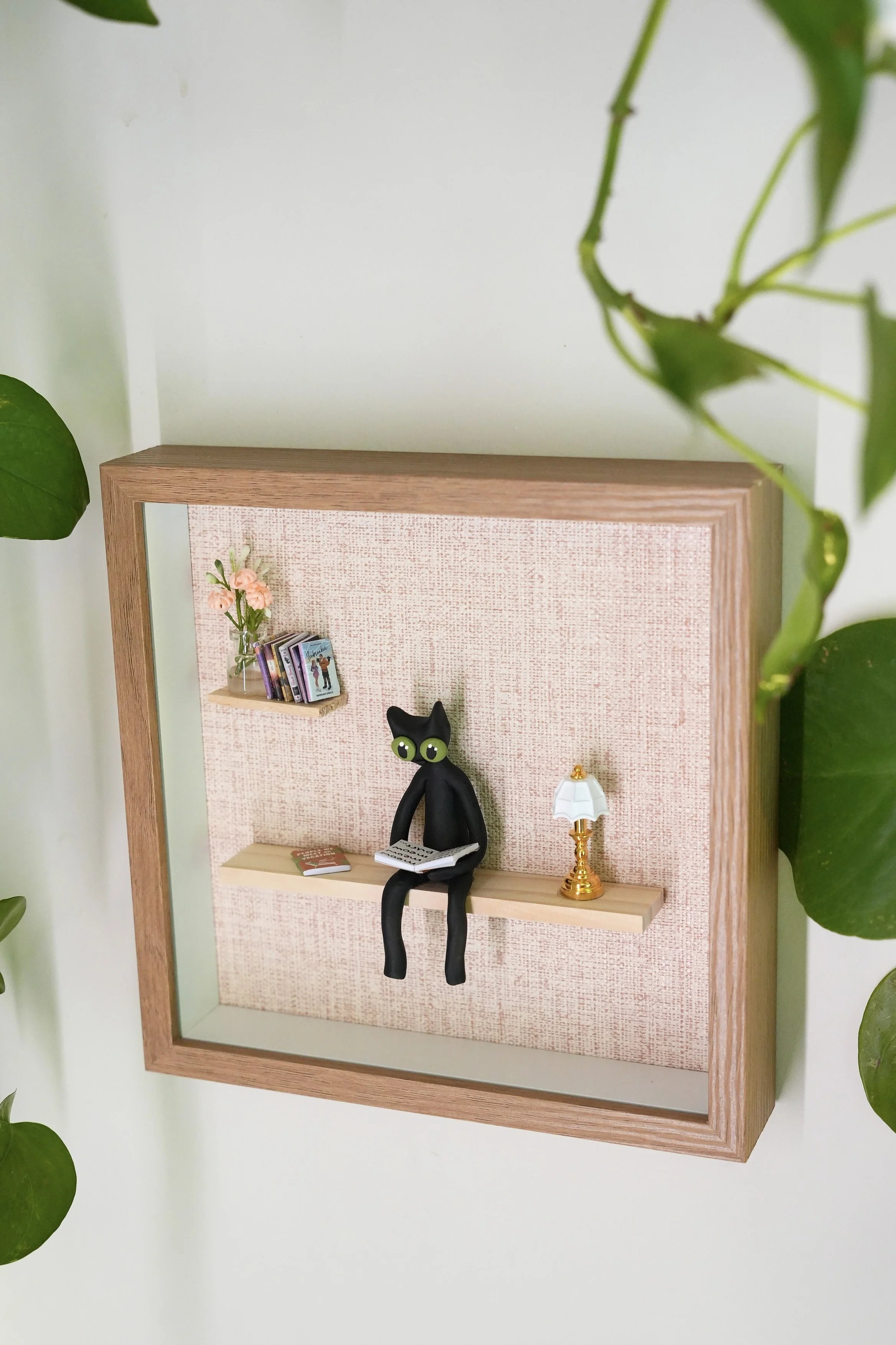 Things to do in Portland, Oregon. Local artist. Unique cat art. Diorama art. Tiana Lenos. Portland Saturday Market. Tiana's Clay. Kiwi the cat. Custom pet art. Cat lover gift. miniatures. 