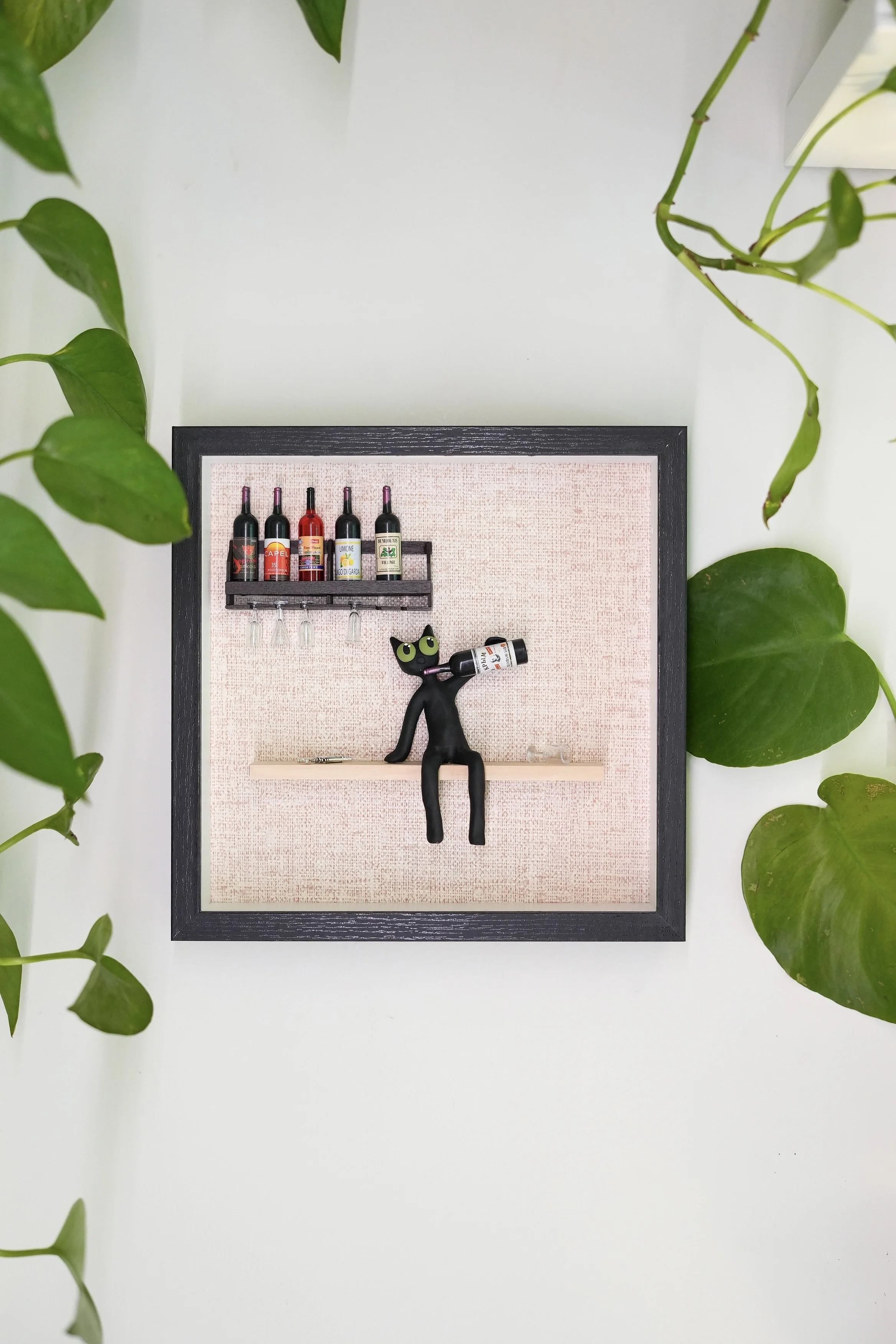 Things to do in Portland, Oregon. Local artist. Unique cat art. Diorama art. Tiana Lenos. Portland Saturday Market. Tiana's Clay. kiwi the cat. Custom pet art. cat lover gift. miniatures. 