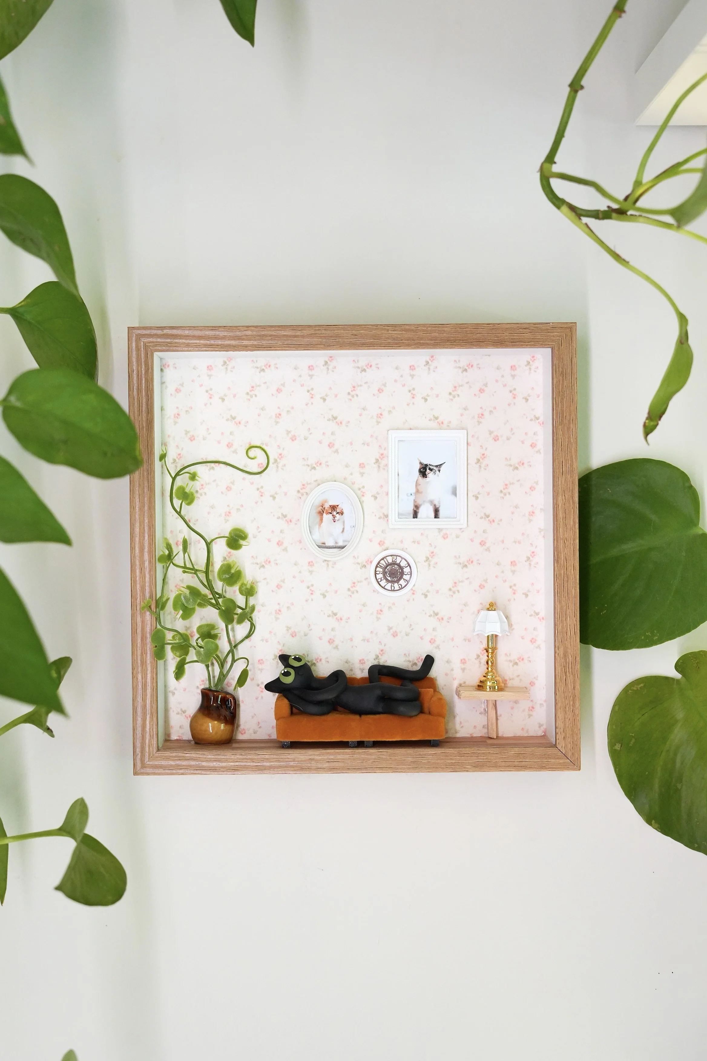 Things to do in Portland, Oregon. Local artist. Unique cat art. Diorama art. Tiana Lenos. Portland Saturday Market. Tiana's Clay. Kiwi the cat. Custom pet art. Cat lover gift. miniatures. 