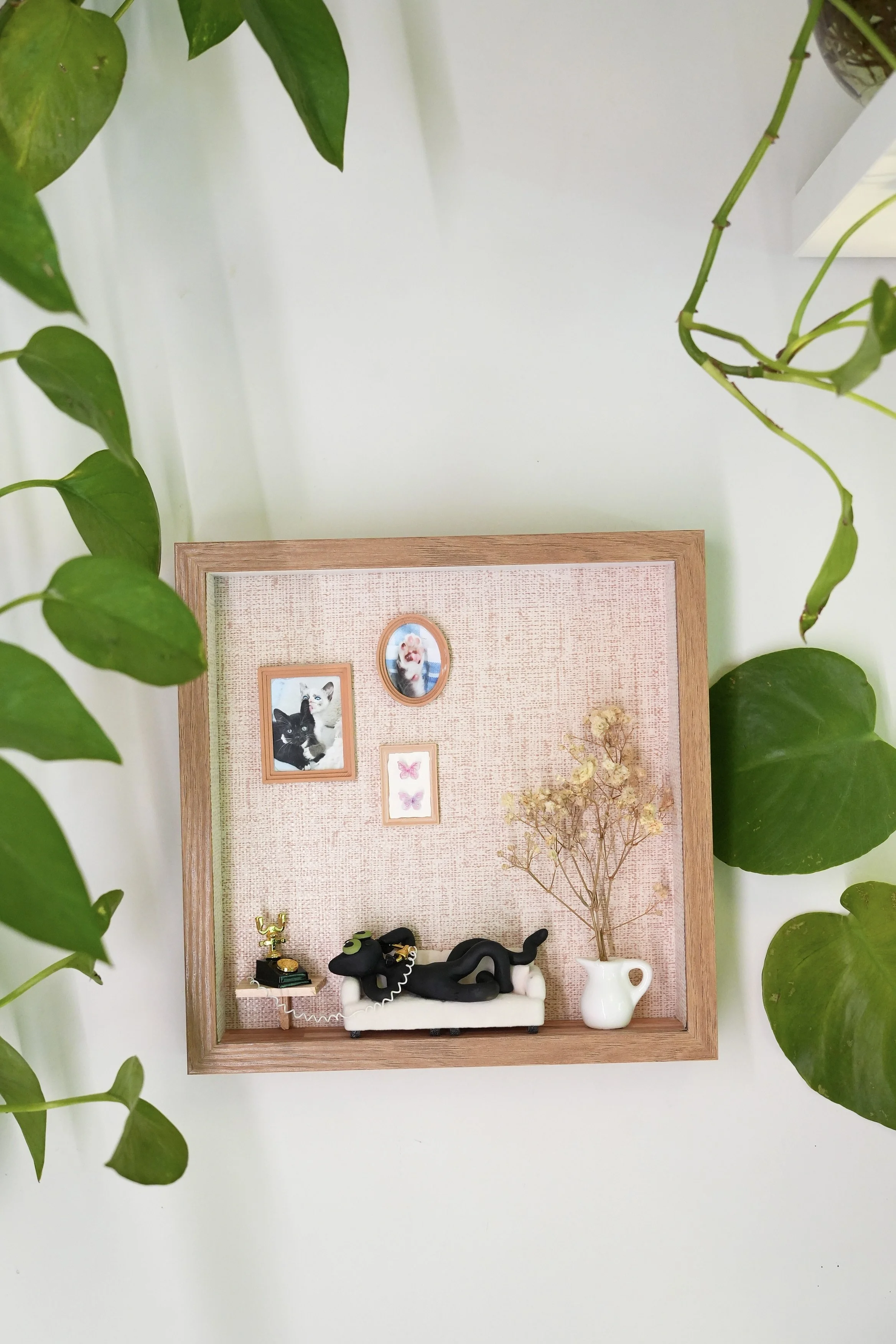 Things to do in Portland, Oregon. Local artist. Unique cat art. Diorama art. Tiana Lenos. Portland Saturday Market. Tiana's Clay. Kiwi the cat. Custom pet art. Cat lover gift. miniatures. 