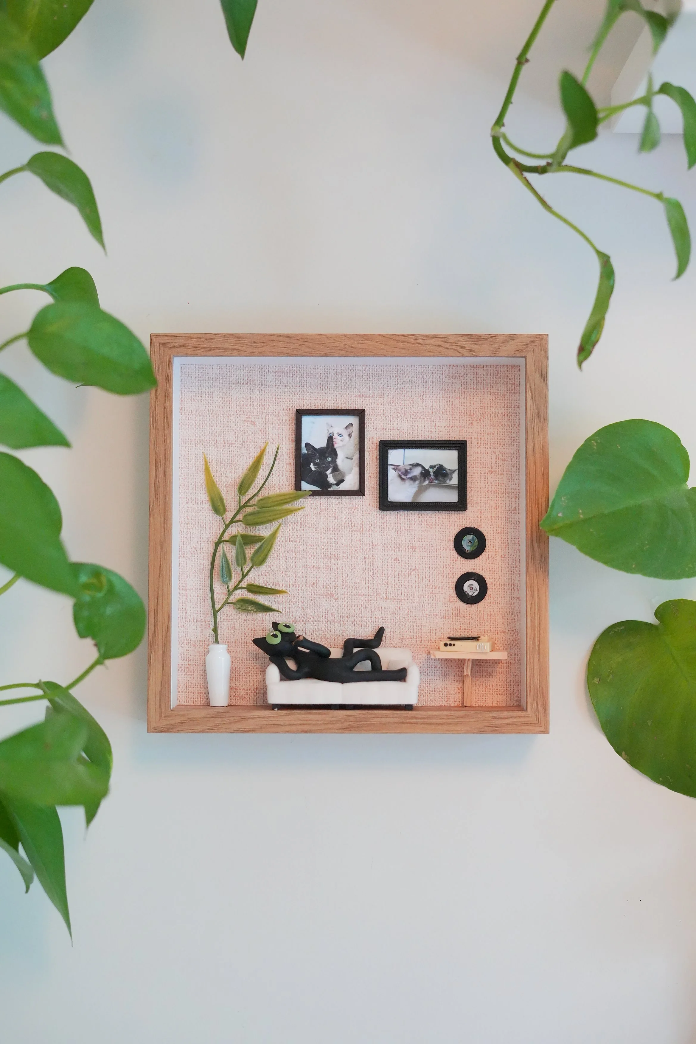 Things to do in Portland oregon. local artist. unique cat art. diorama art. tiana lenos. portland saturday market. tiana's clay. kiwi the cat. custom pet art. cat lover gift.