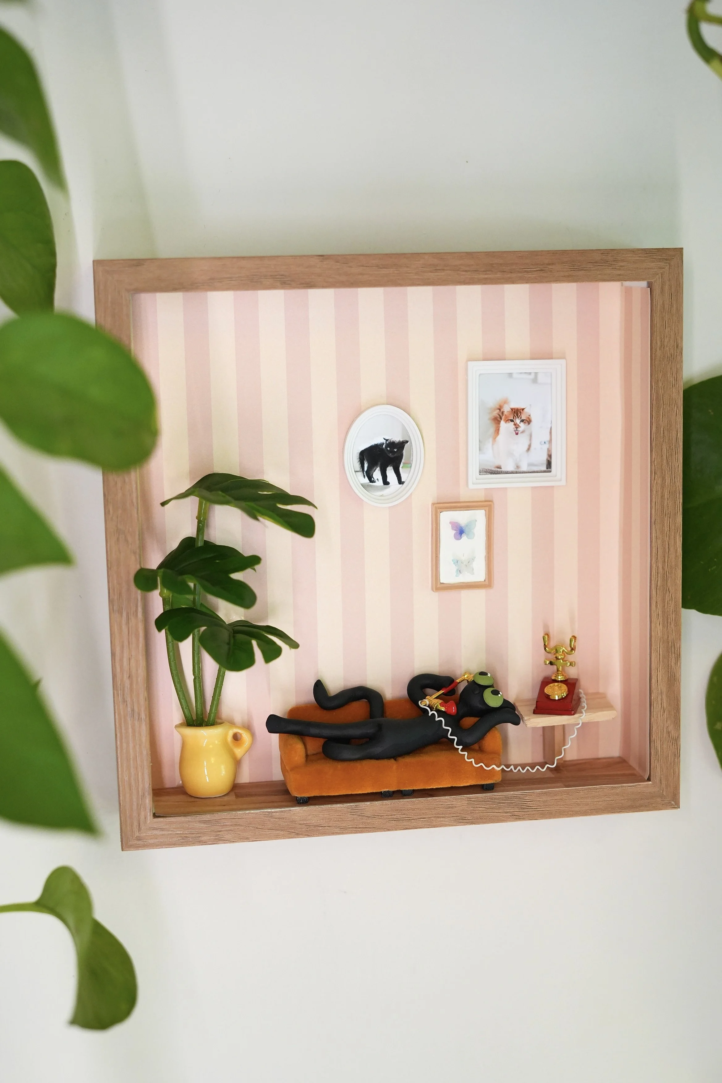 Things to do in Portland, Oregon. Local artist. Unique cat art. Diorama art. Tiana Lenos. Portland Saturday Market. Tiana's Clay. Kiwi the cat. Custom pet art. Cat lover gift. miniatures. 