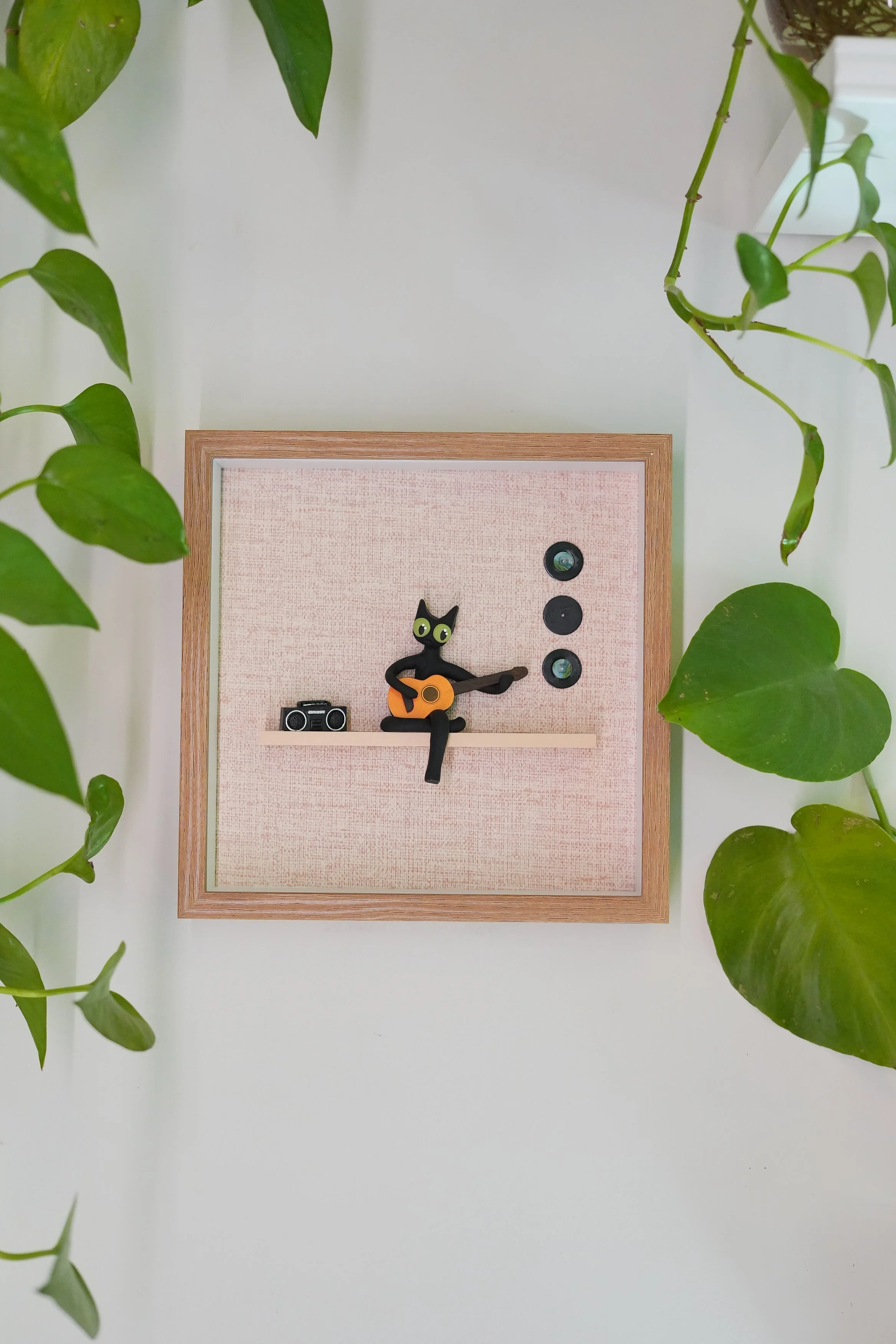 Things to do in Portland oregon. local artist. unique cat art. diorama art. tiana lenos. portland saturday market. tiana's clay. kiwi the cat. custom pet art. cat lover gift. cat playing guitar
