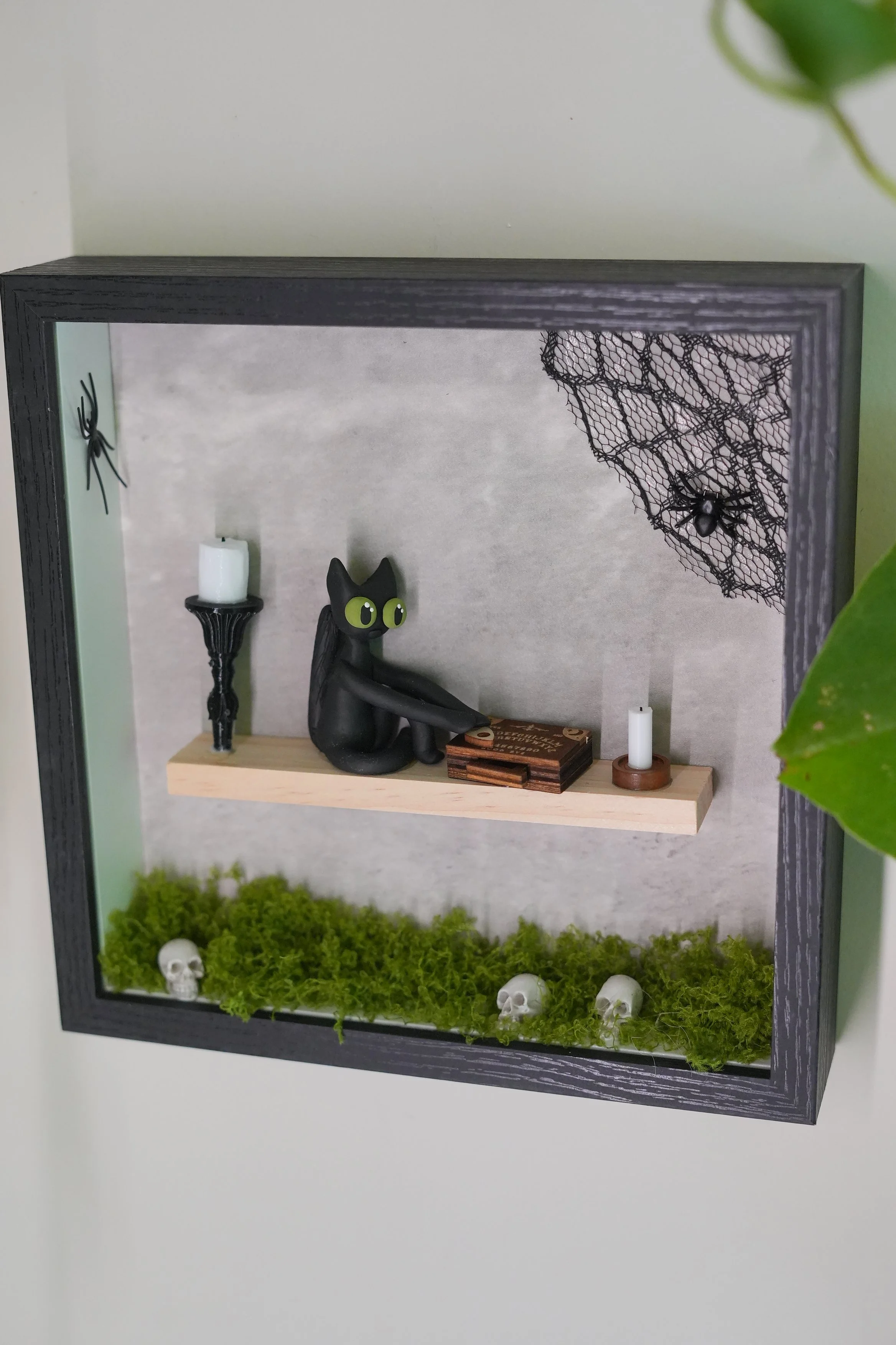 Things to do in Portland, Oregon. Local artist. Unique cat art. Diorama art. Tiana Lenos. Portland Saturday Market. Tiana's Clay. kiwi the cat. Custom pet art. cat lover gift. miniatures. ouiji board