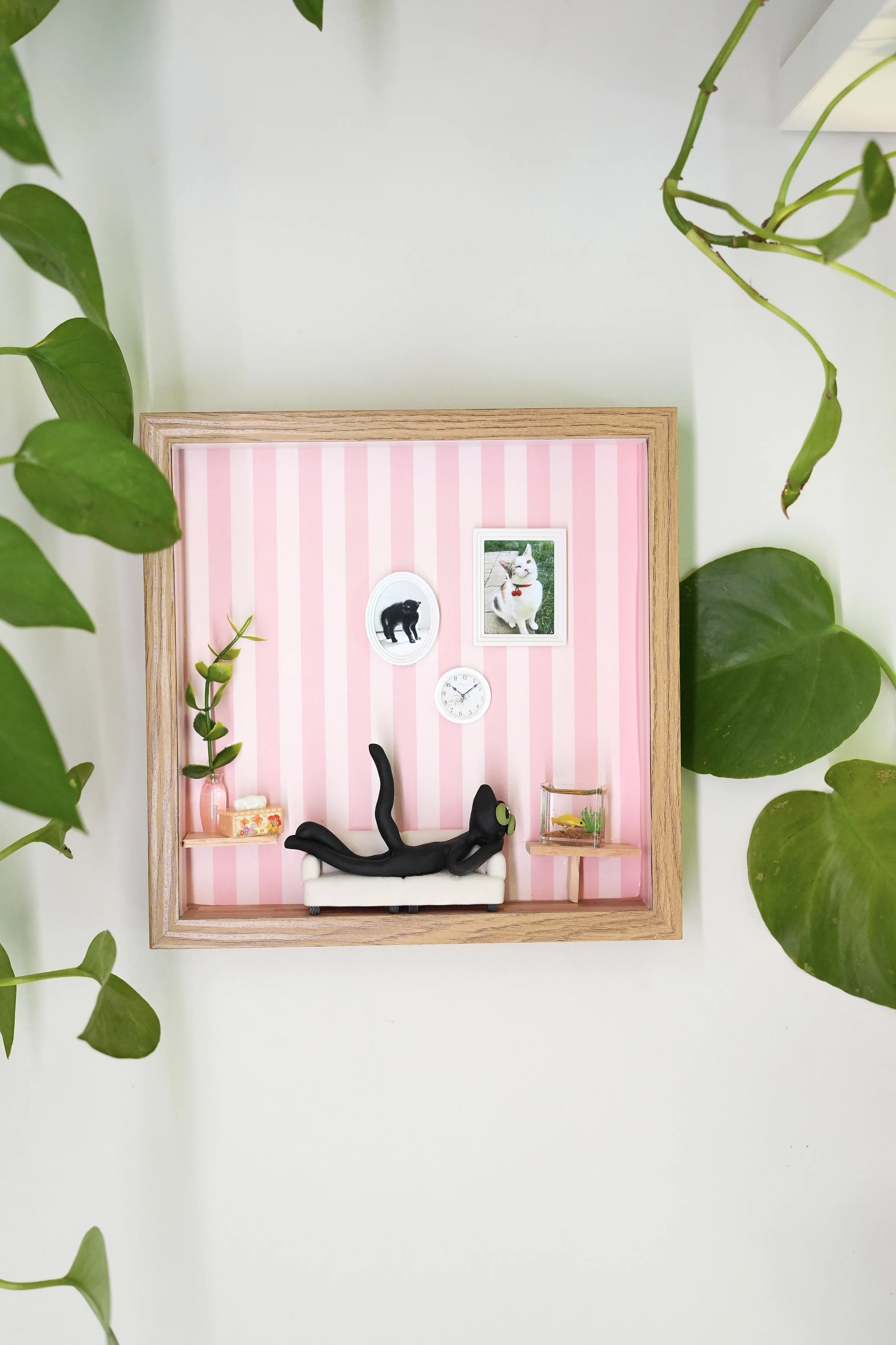 Things to do in Portland, Oregon. Local artist. Unique cat art. Diorama art. Tiana Lenos. Portland Saturday Market. Tiana's Clay. Kiwi the cat. Custom pet art. Cat lover gift. miniatures. 
