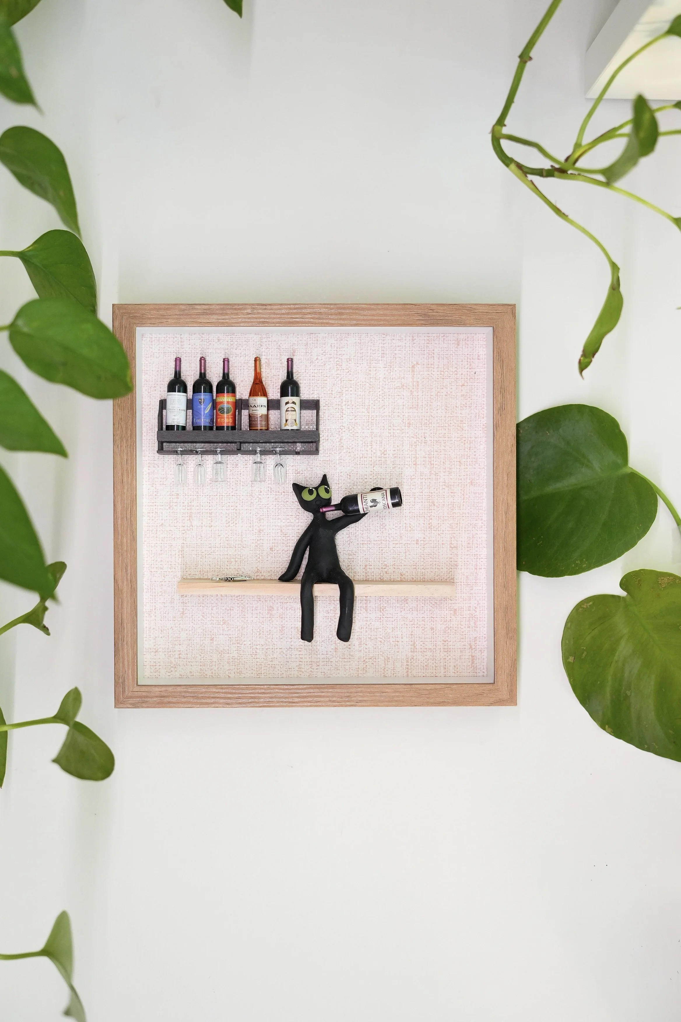Things to do in Portland, Oregon. Local artist. Unique cat art. Diorama art. Tiana Lenos. Portland Saturday Market. Tiana's Clay. kiwi the cat. Custom pet art. cat lover gift. miniatures. 