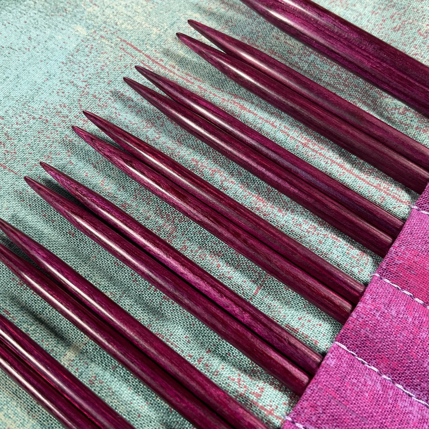 Darn Pretty™ Interchangeable Knitting Needle Set in Purple