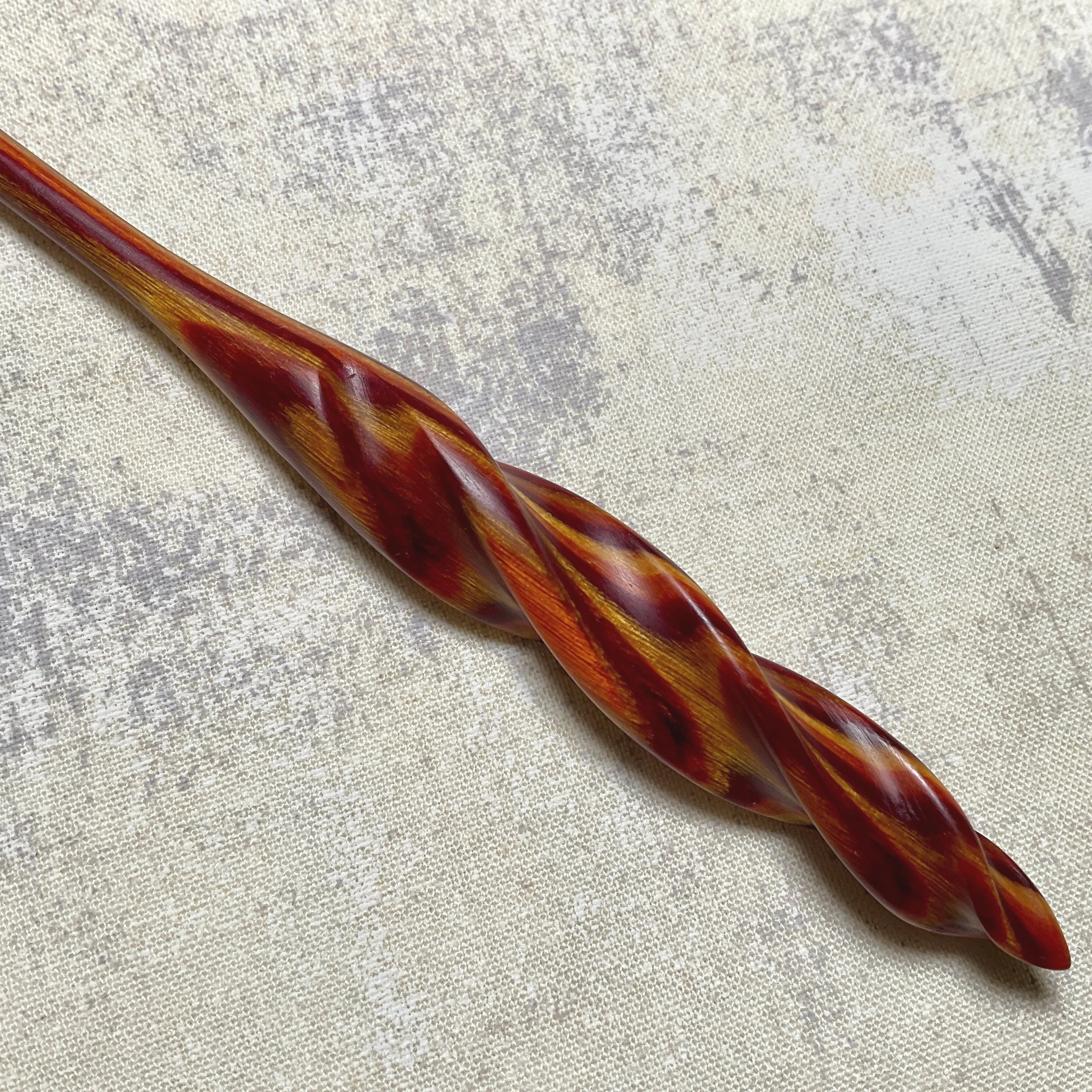 Handle Close Up: Tequila Sunrise Spiral Flame Crochet Hook H