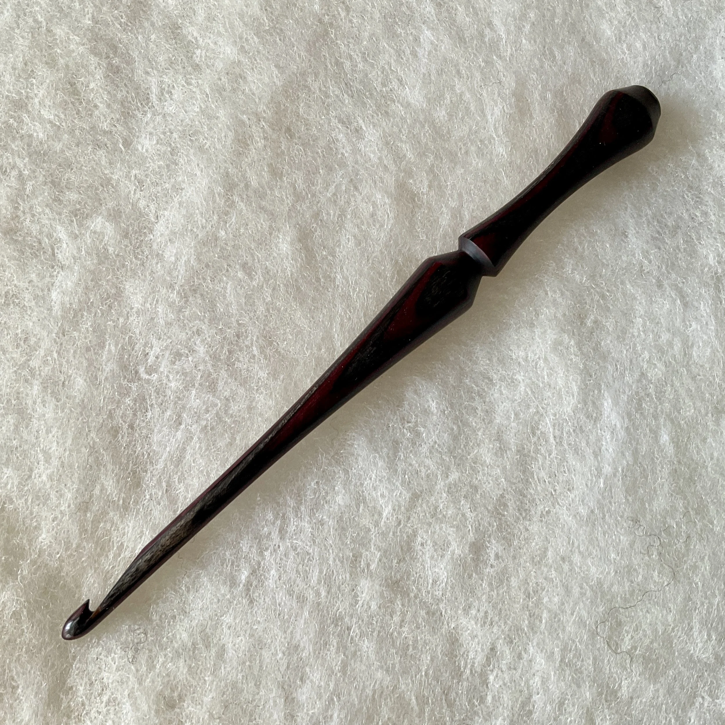 Hummingbird™ Crochet Hook in Plum