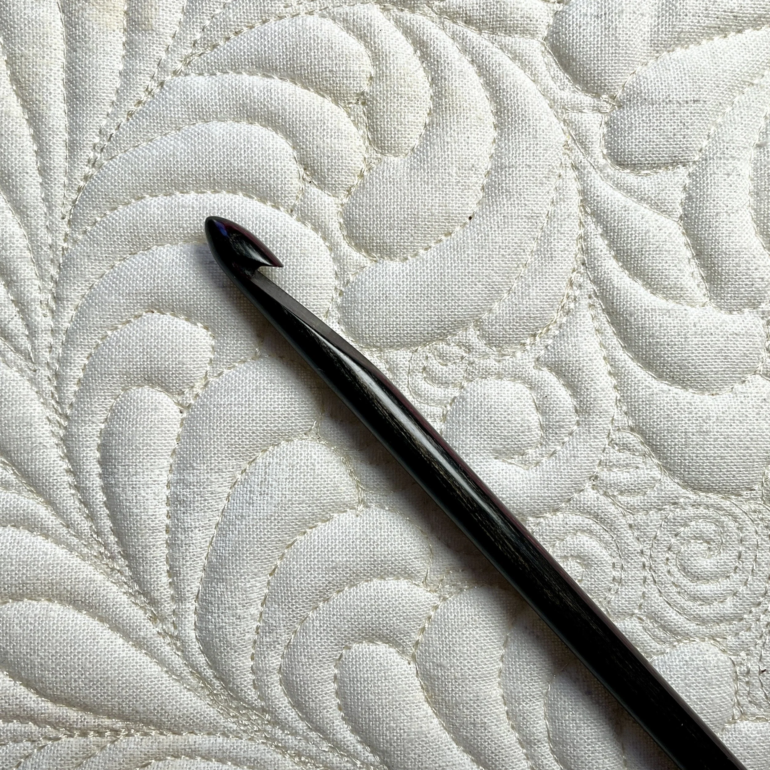 Plum Double Ended Crochet Hook in US J/6.00 mm