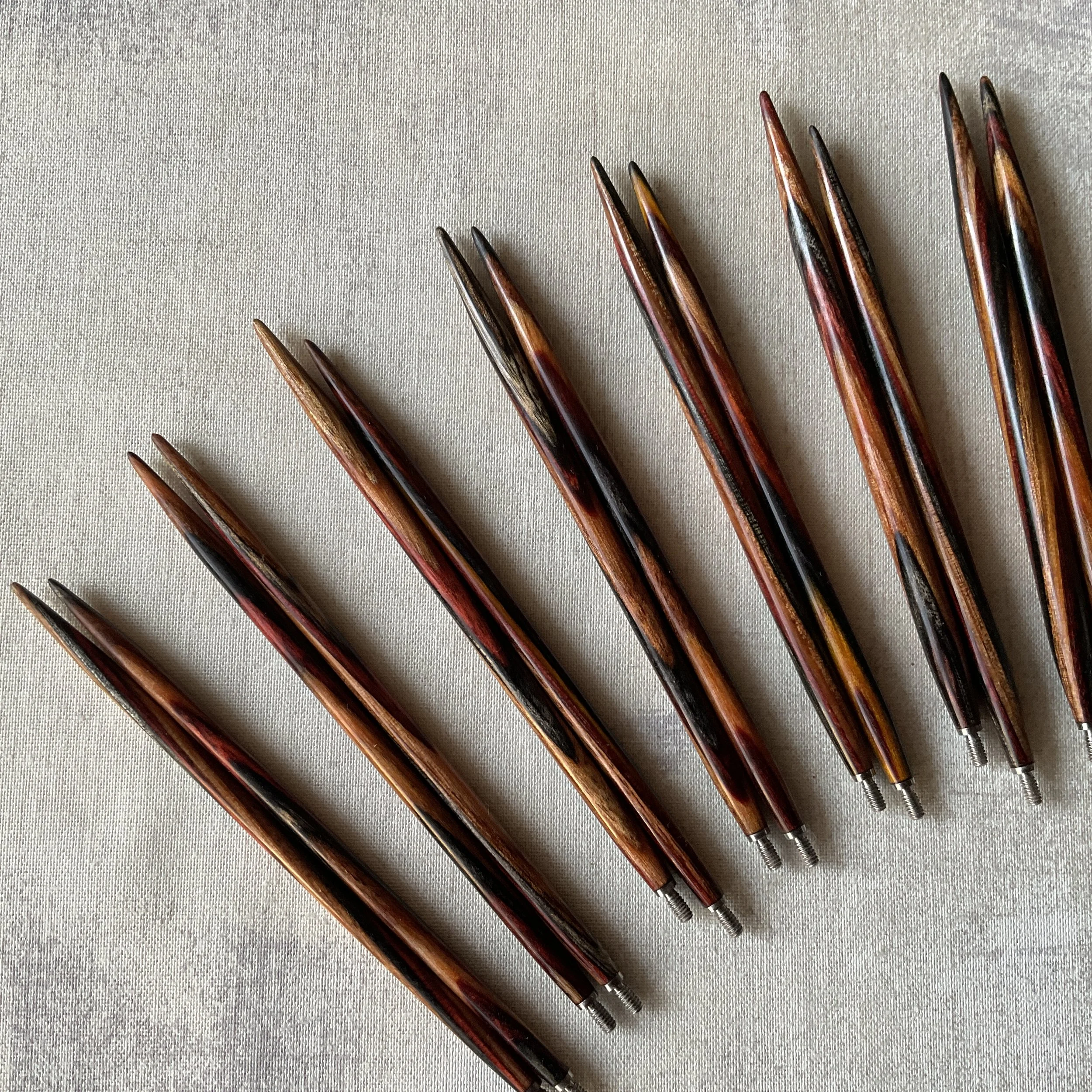 Tortoise Darn Pretty™ knitting needle set