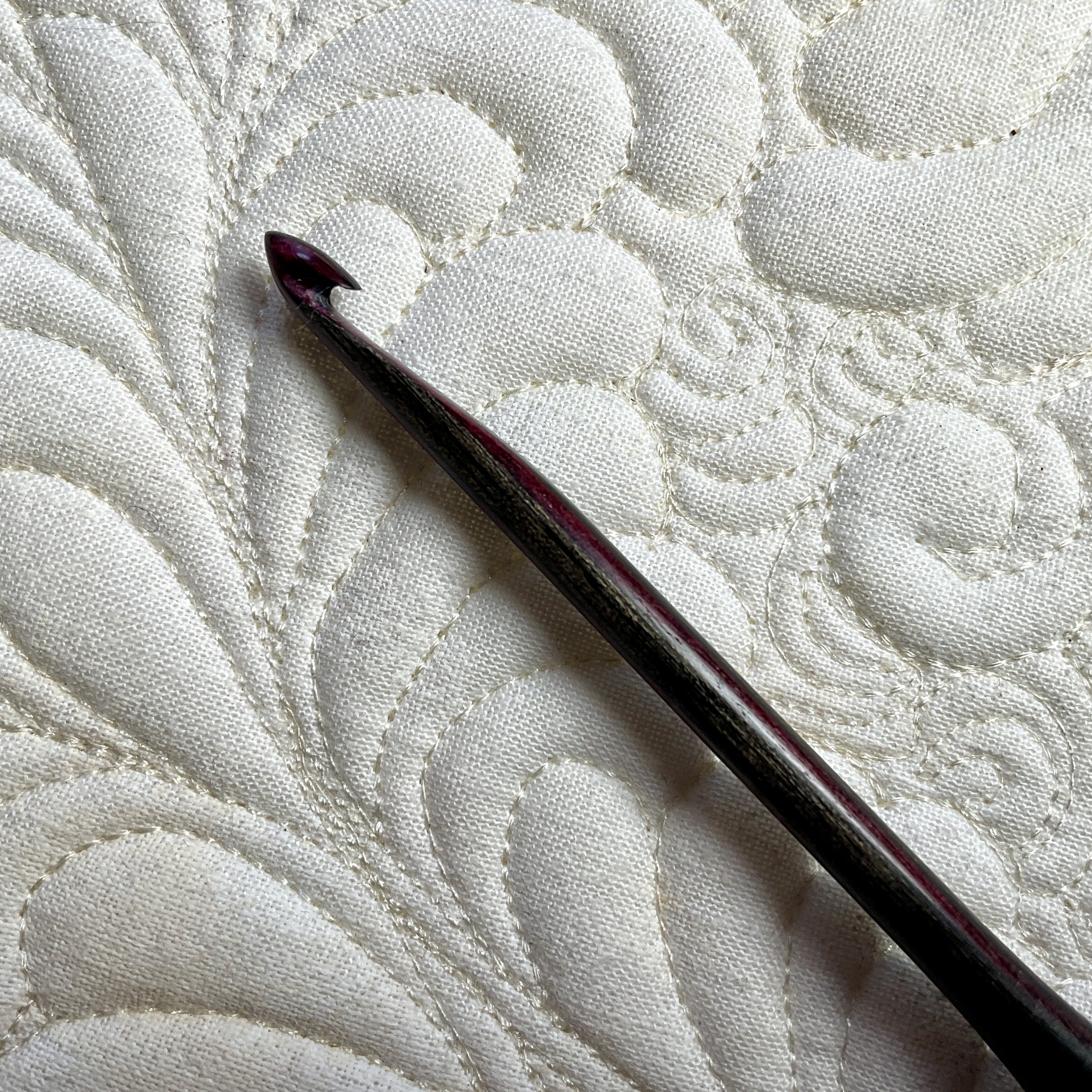 Hook Detail: Plum Spiral Flame Crochet Hook in US G7/4.25 mm
