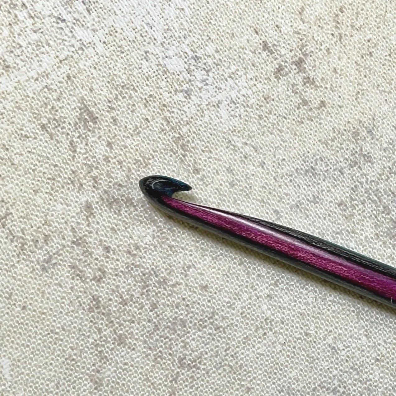 Close up of hook head, Spiral Flame Crochet Hook in Winter Sky, US G