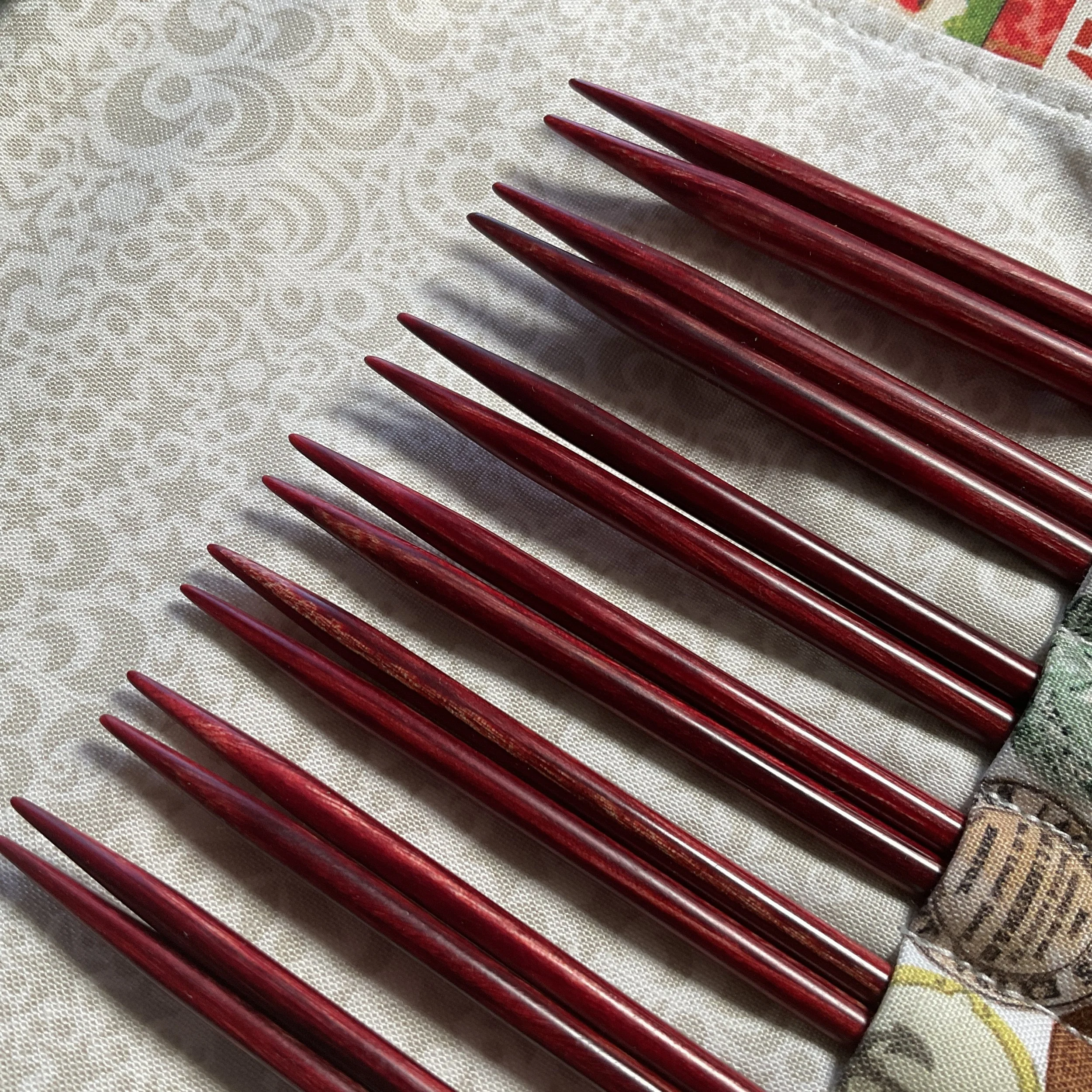 Red Darn Pretty™ Interchangeable Knitting Needle Set
