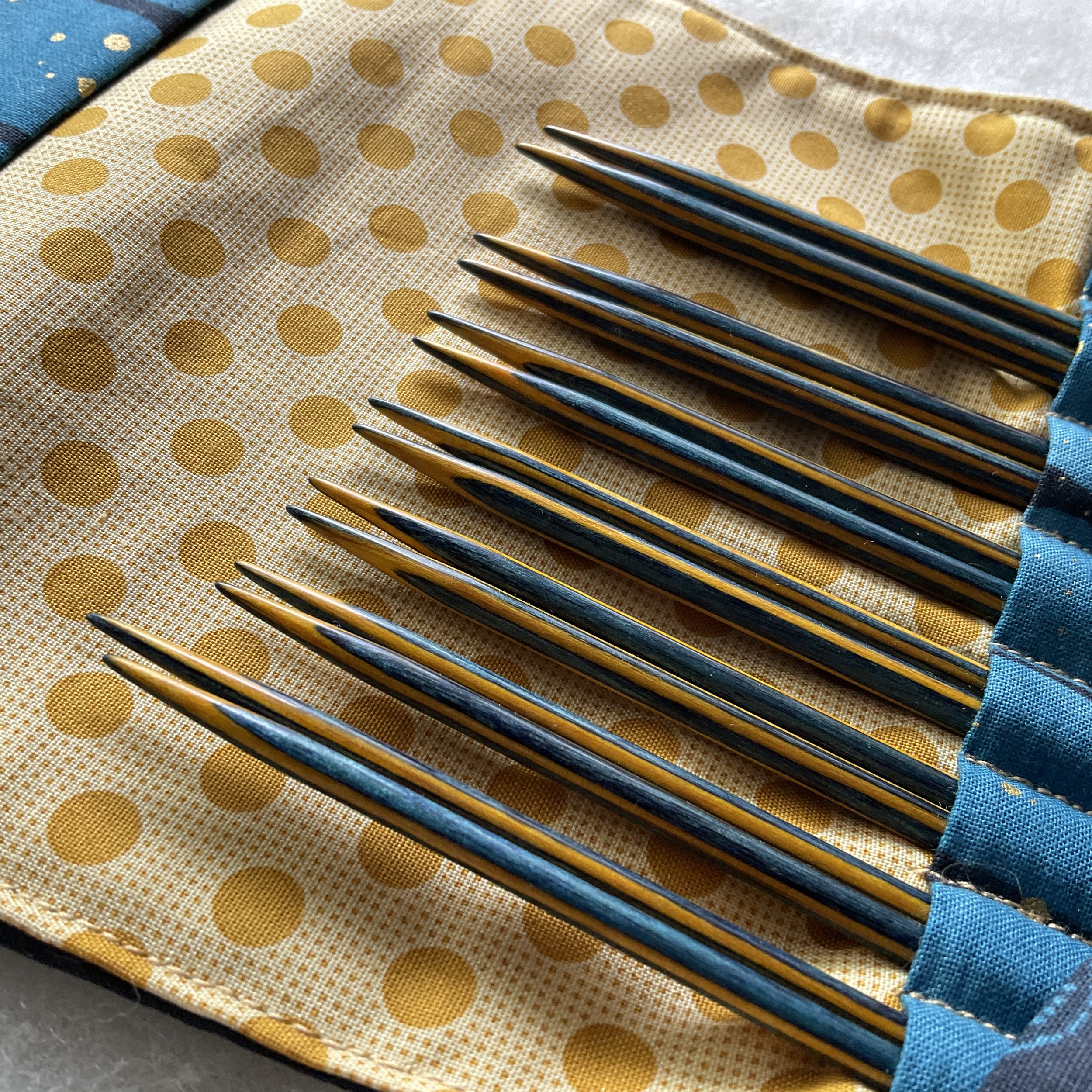 Blue and Yellow Darn Pretty™ Knitting Needle Set