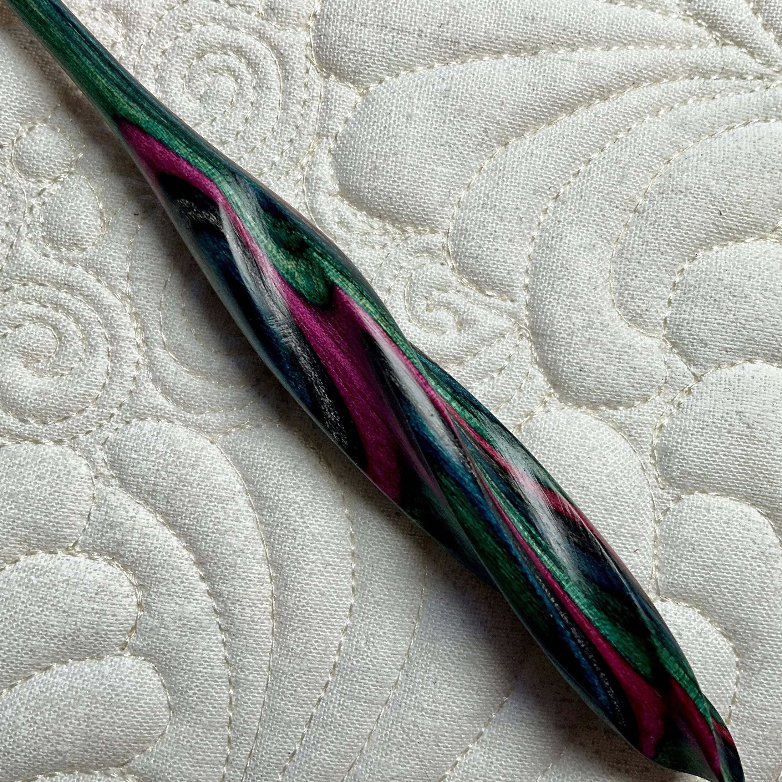Handle Detail: Winter Sky Spiral Flame Crochet Hook in US G/4.00 mm