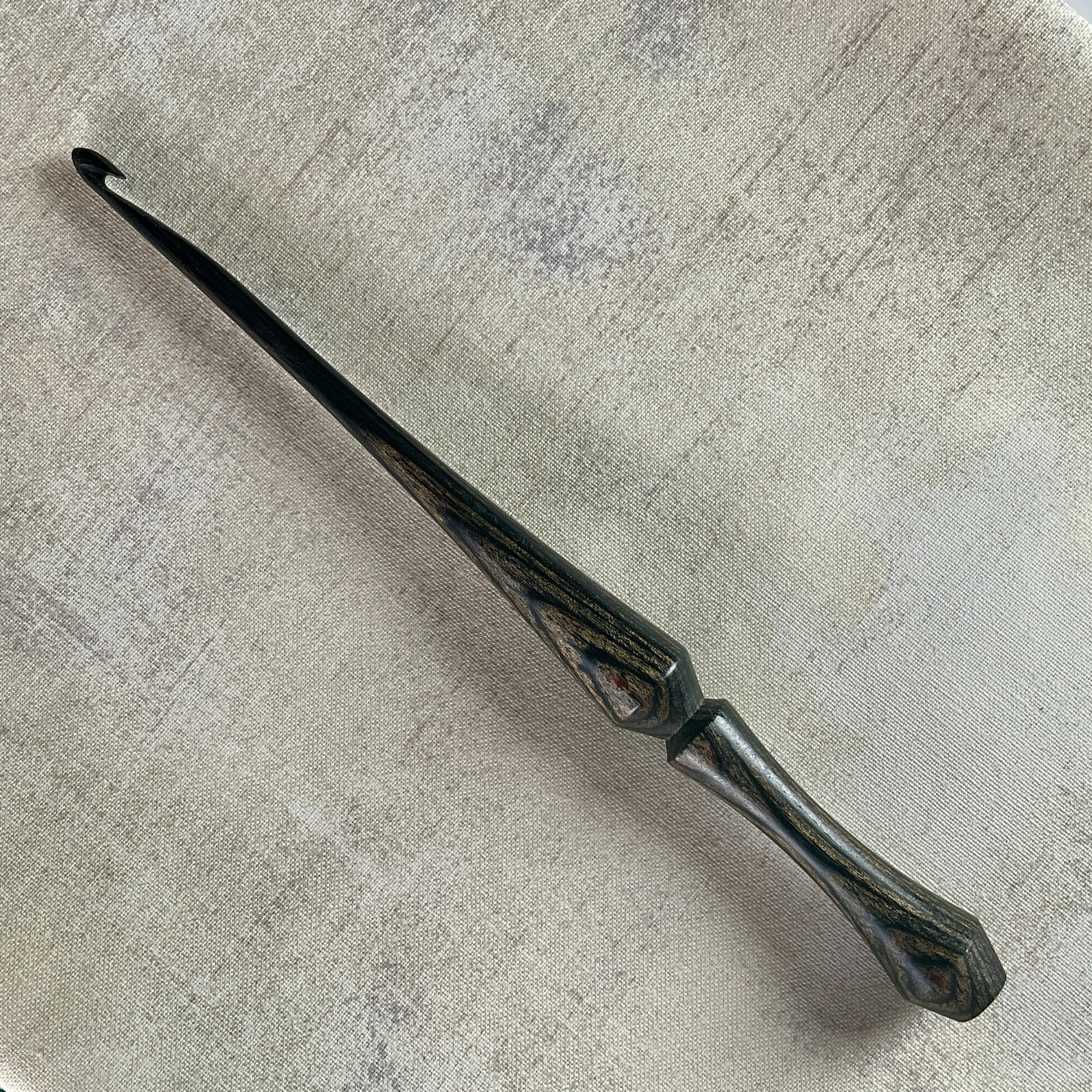 Charcoal Hummingbird™ Hook in US G