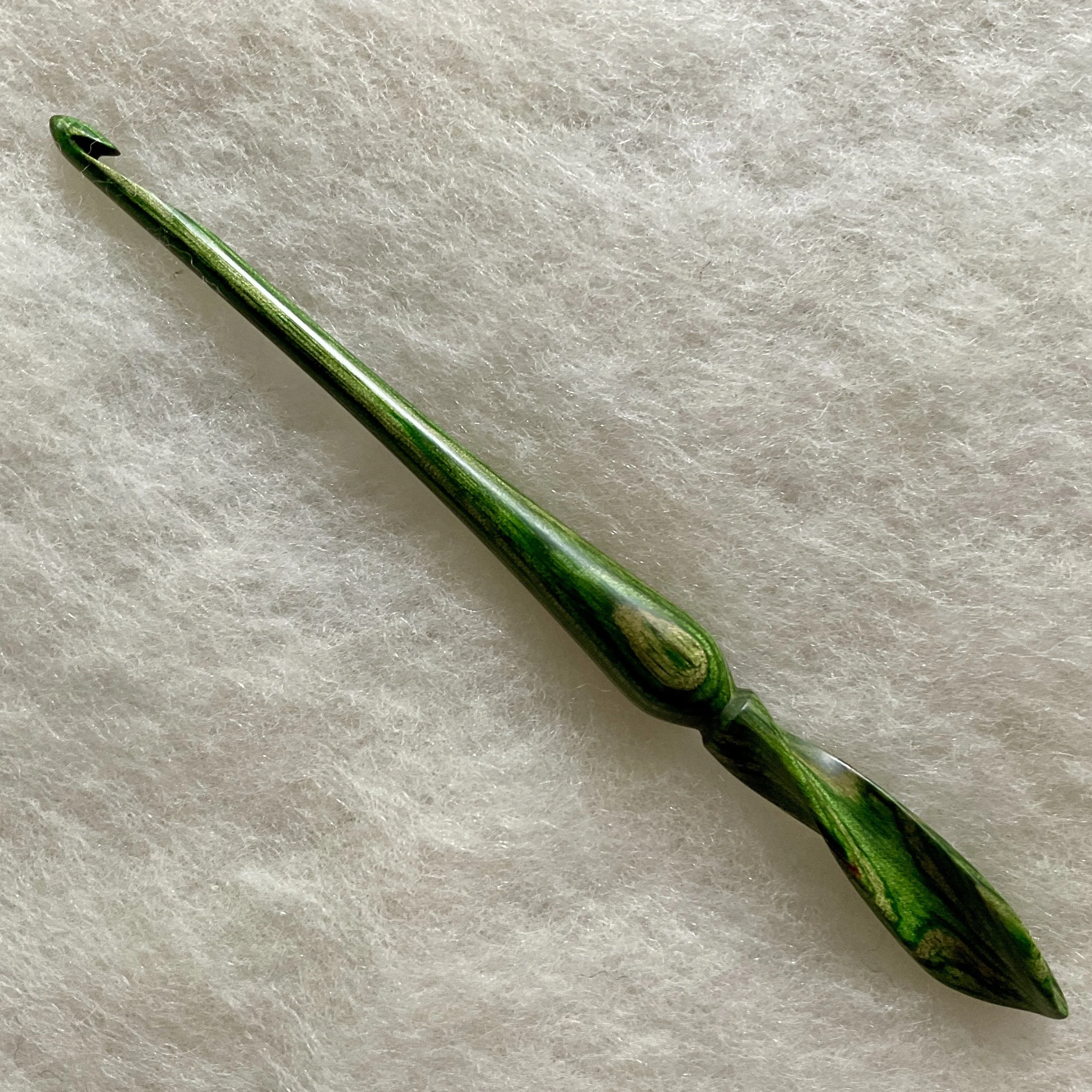 Green Spiral Flame Crochet Hook size H/5 mm