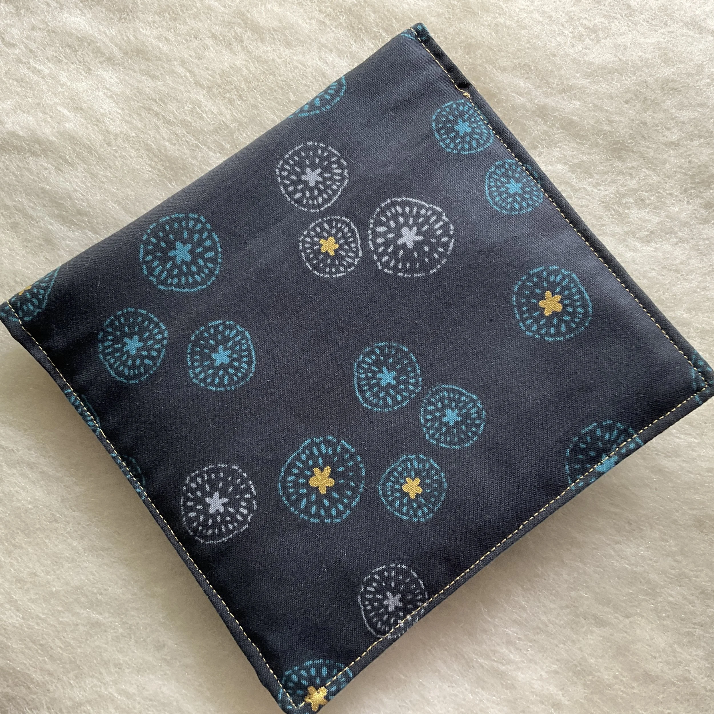 Blue and Yellow Darn Pretty™ Knitting Needle Set