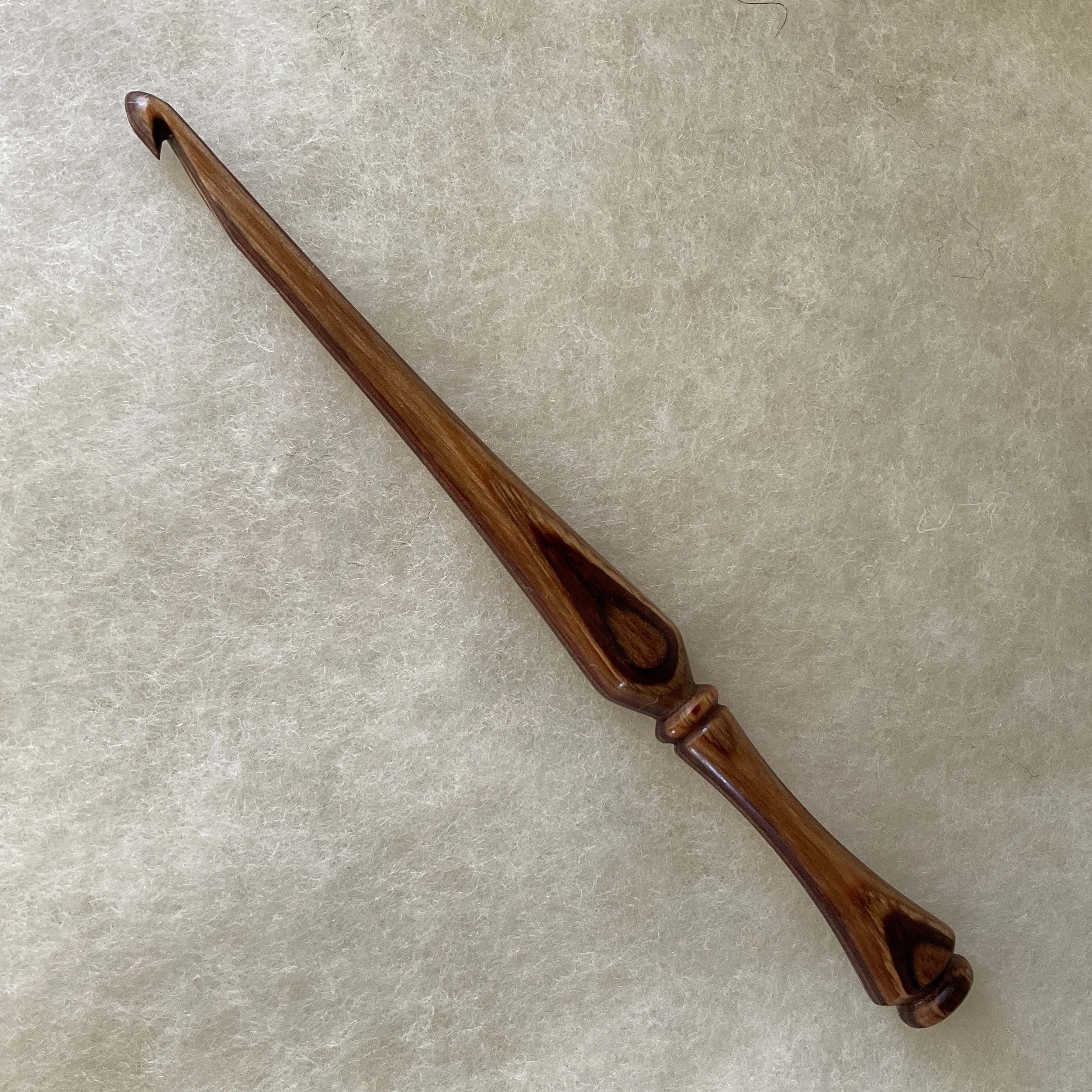 Hummingbird™ Hook in Hazelnut, US J