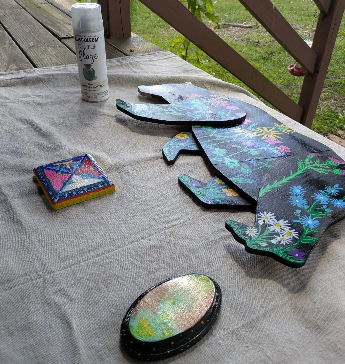 I think glossing my art might be my favorite part of the process. It means the pieces are almost finished and they get to look shiny and beautiful!
...
#folkart #workinprogress #acrylicpainting #paintpen #natureartist