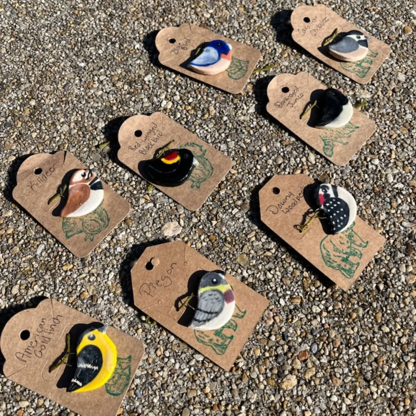 I'm so excited to have my songbird pins out in the wild this spring! 
I will be featuring a few of my favorite backyard birds in @heydiscobunny vending machine @scrap_rva. 
...
What backyard birds would you like to see?
...
#songbirds #ceramics #hand