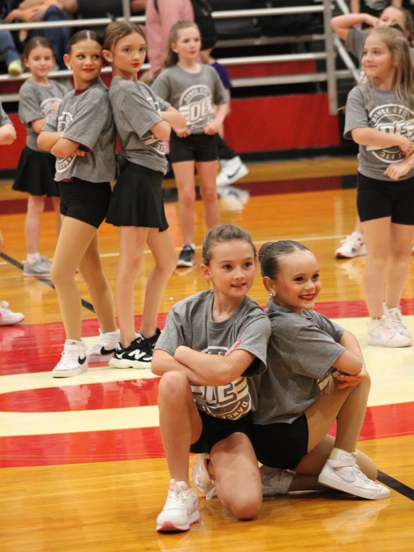 Snapshot from DE&rsquo;s Jenny Wiley Festival Performance 🍂 🍁 🎃 

#danceetc #deproud #morethanjustdance