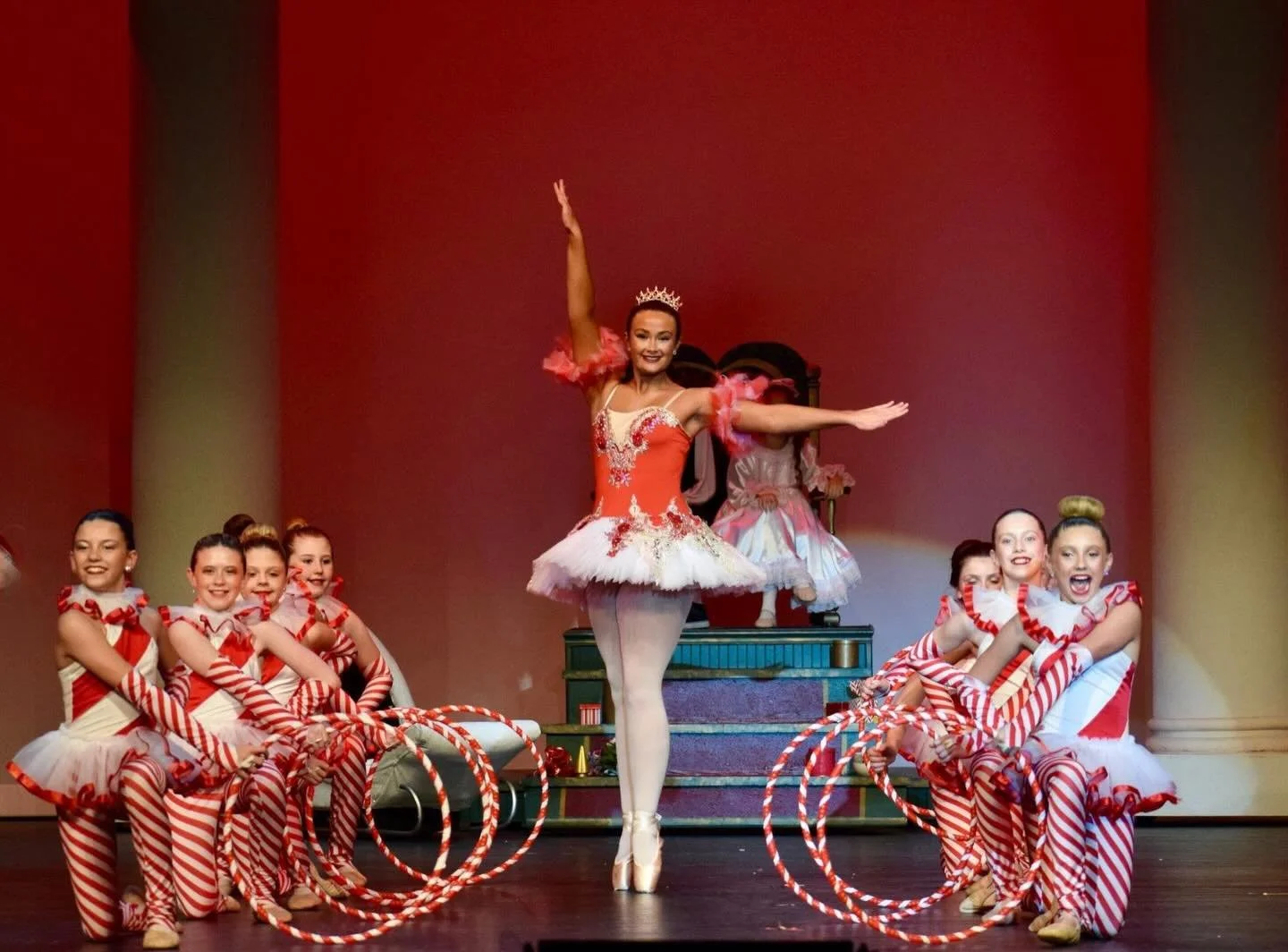 The Peppermint Princess ( @addisonckerr ) and her Candy Canes entertaining Clara and the Prince ❤️🤍❤️🤍

#danceetc #deproud #morethanjustdance #denutcracker2025