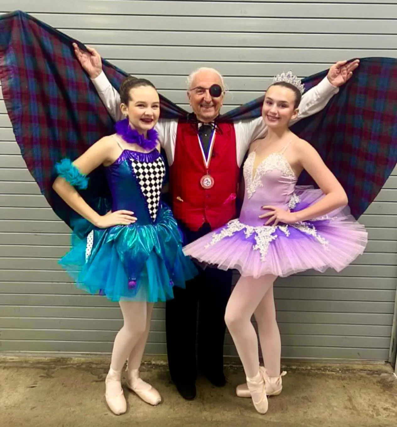Drosselmeyer and his Cast 1 dolls! 

#danceetc #deproud #morethanjustdance #denutcracker2025