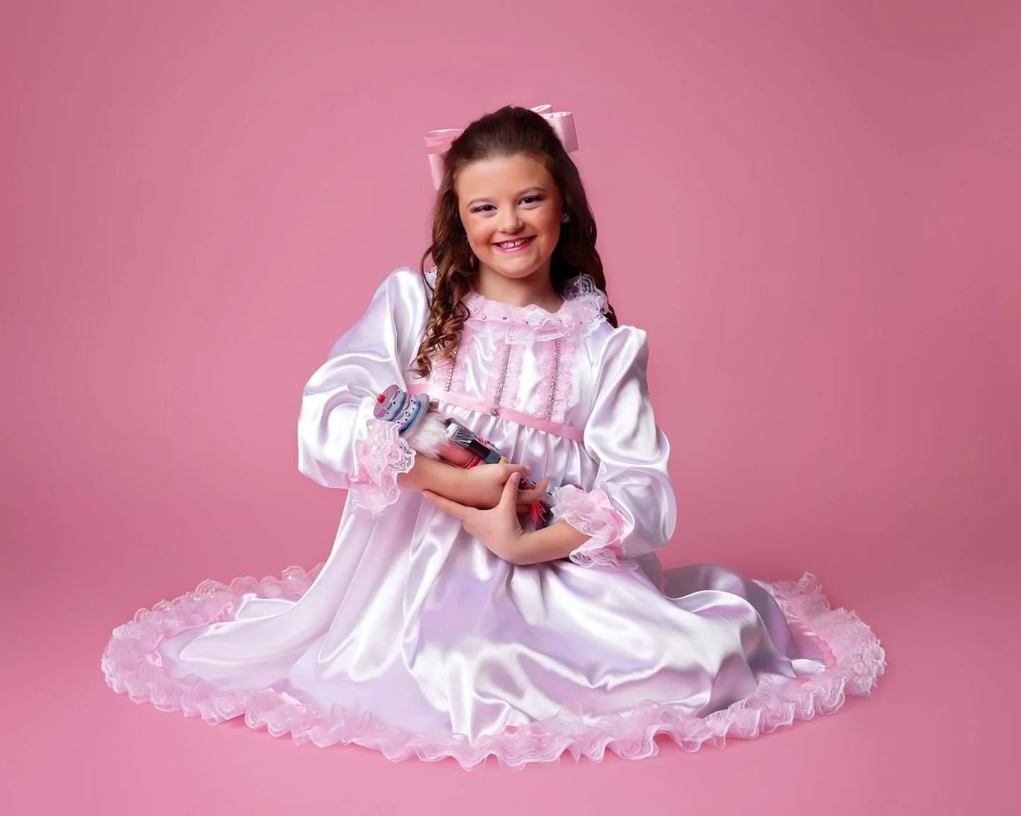 Our day 3 Clara (Jerrica F.) shined bright during her performance! 💖

Photos taken by @angiec_photography 📸 

#danceetc #deproud #morethanjustdance #denutcracker2025 #angiecphotography