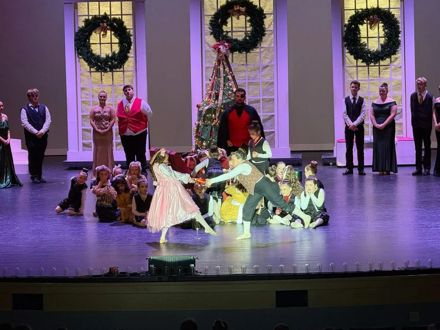 Our Cast II Clara &amp; Fritz (Iyla &amp; Brylie) battling it out over the nutcracker 💂❤️

#danceetc #deproud #morethanjustdance #denutcracker2025 @janiesamons @bethanyjosephpennington