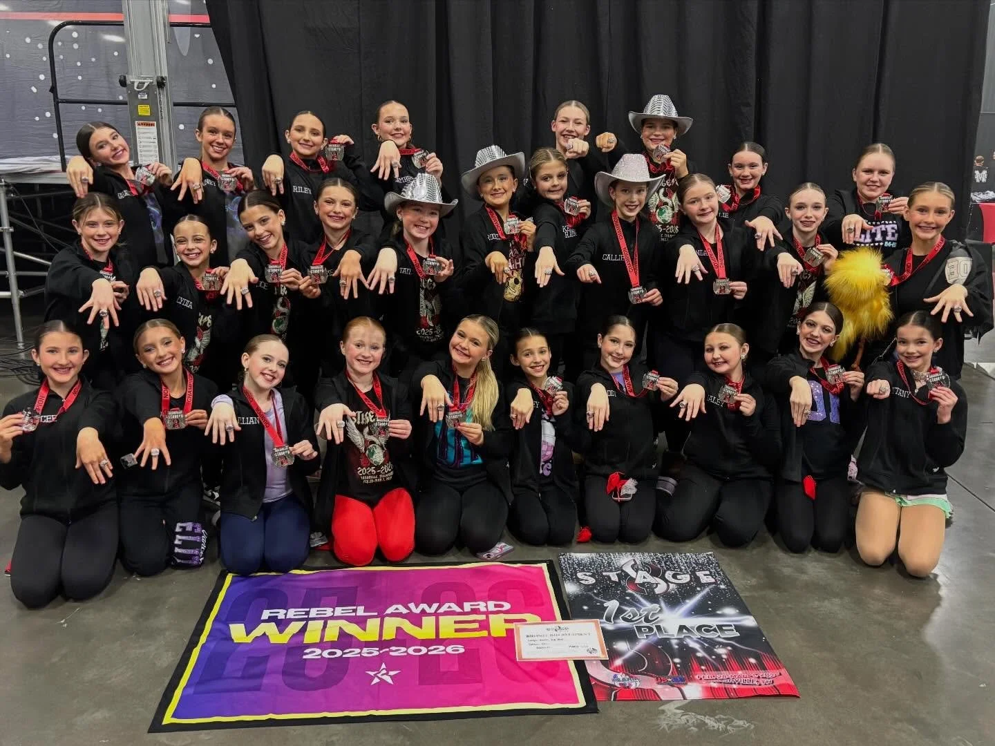 DE Youth earned a big win with their lyrical routine! Not only 1st place in youth large lyrical, but they also won Rebel Practice-wear for the entire team! Congrats girls!!! 

#danceetc #deproud #morethanjustdance @stage8dance @rebelathleticdance 
Th