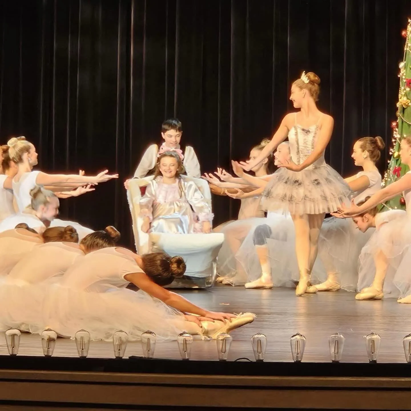 ❄️ 

#danceetc #deproud #morethanjustdance #denutcracker2025