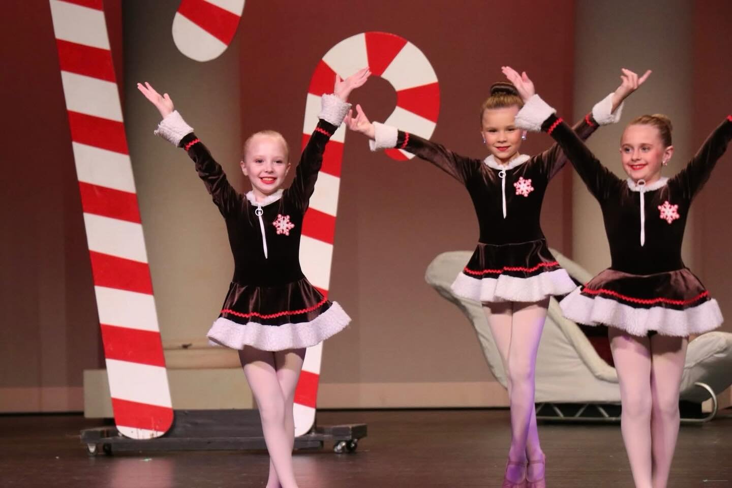 Some of our sassy gingersnaps ❤️🤎🤍

#danceetc #deproud #morethanjustdance #denutcracker2025