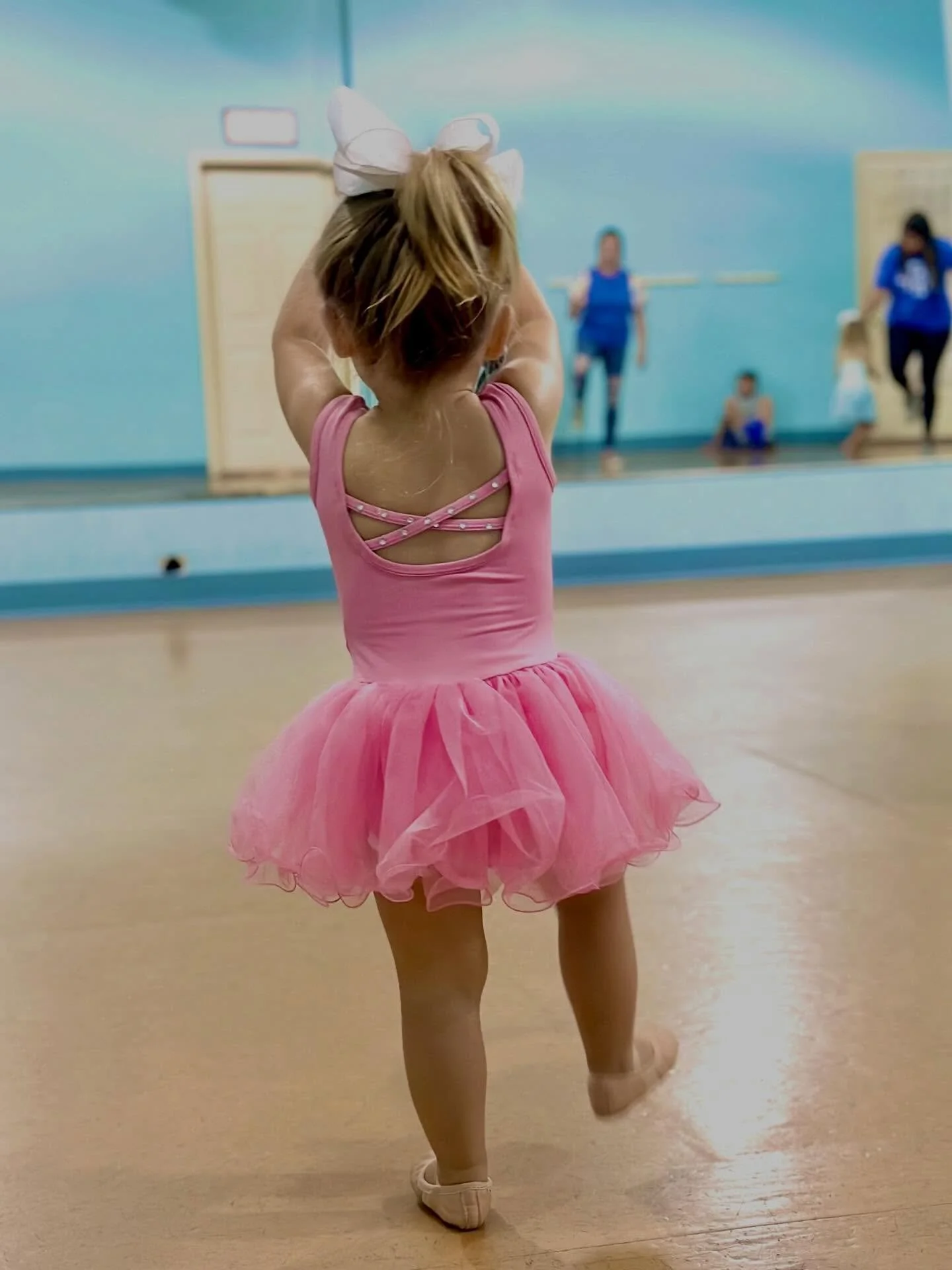 Sweet baby Hollyn dancing her heart out in Mommy &amp; Me 💖

Outfit &amp; shoes from @thedanceshoppeky 

#danceetc #deproud #tinydancer #morethanjustdance