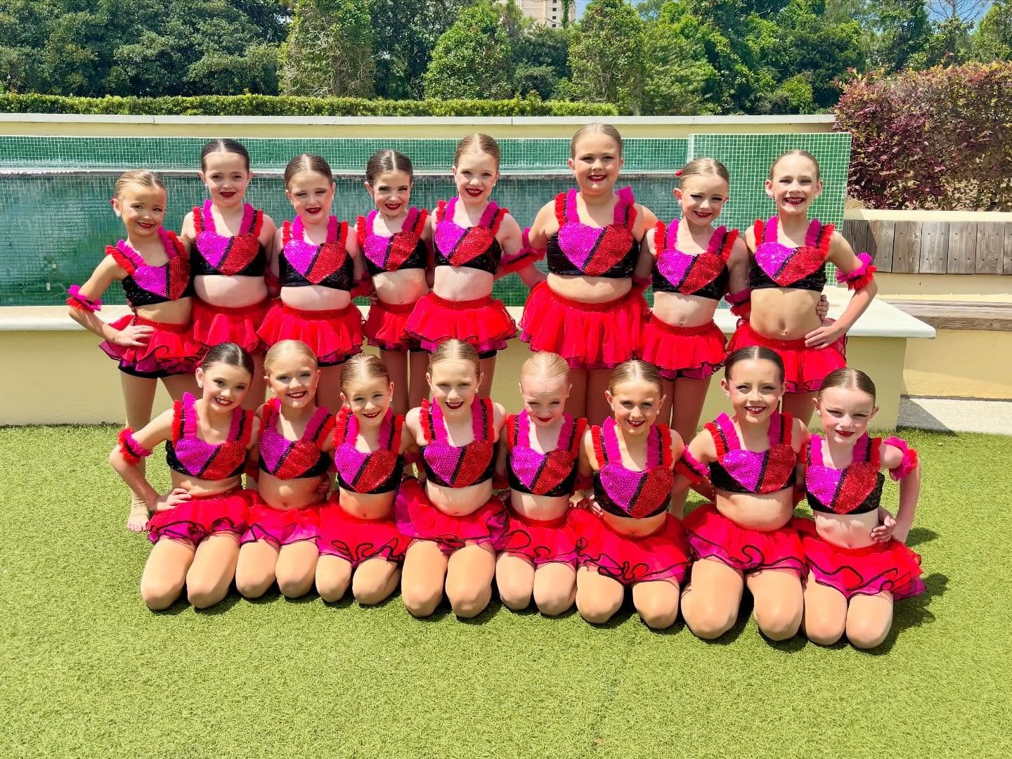 They got the beat 🎶 ❤️

#deproud #morethanjustdance #morethanjudtdance @stage8dance #grandfinale