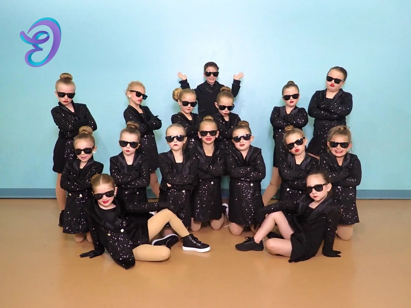 Hiphop I-B &ldquo;Men in Black&rdquo;
Dance Etc. Recital 2026 

#danceetc #deproud #morethanjustdance